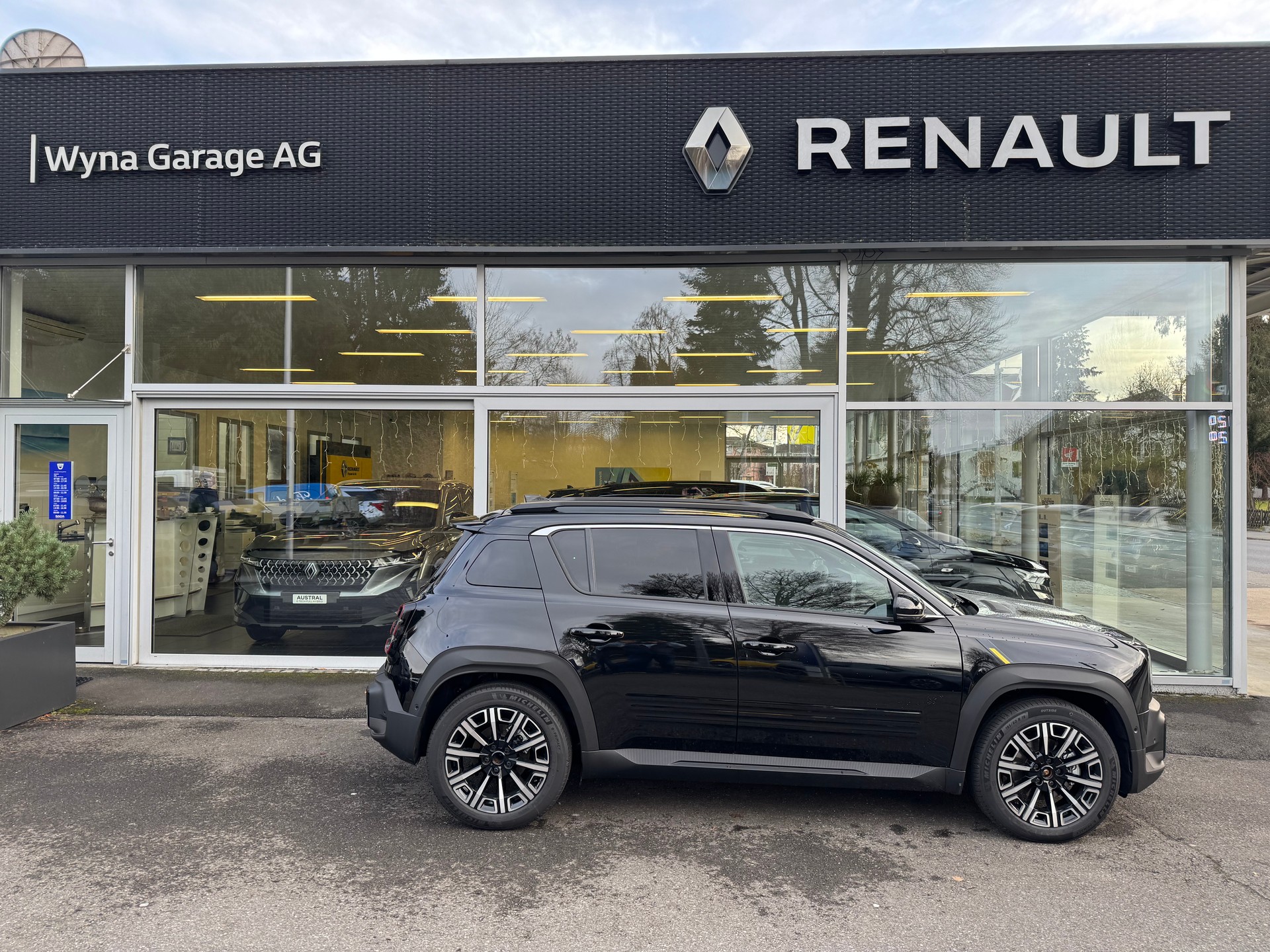 RENAULT R4 Iconic 150PS Comfort Range