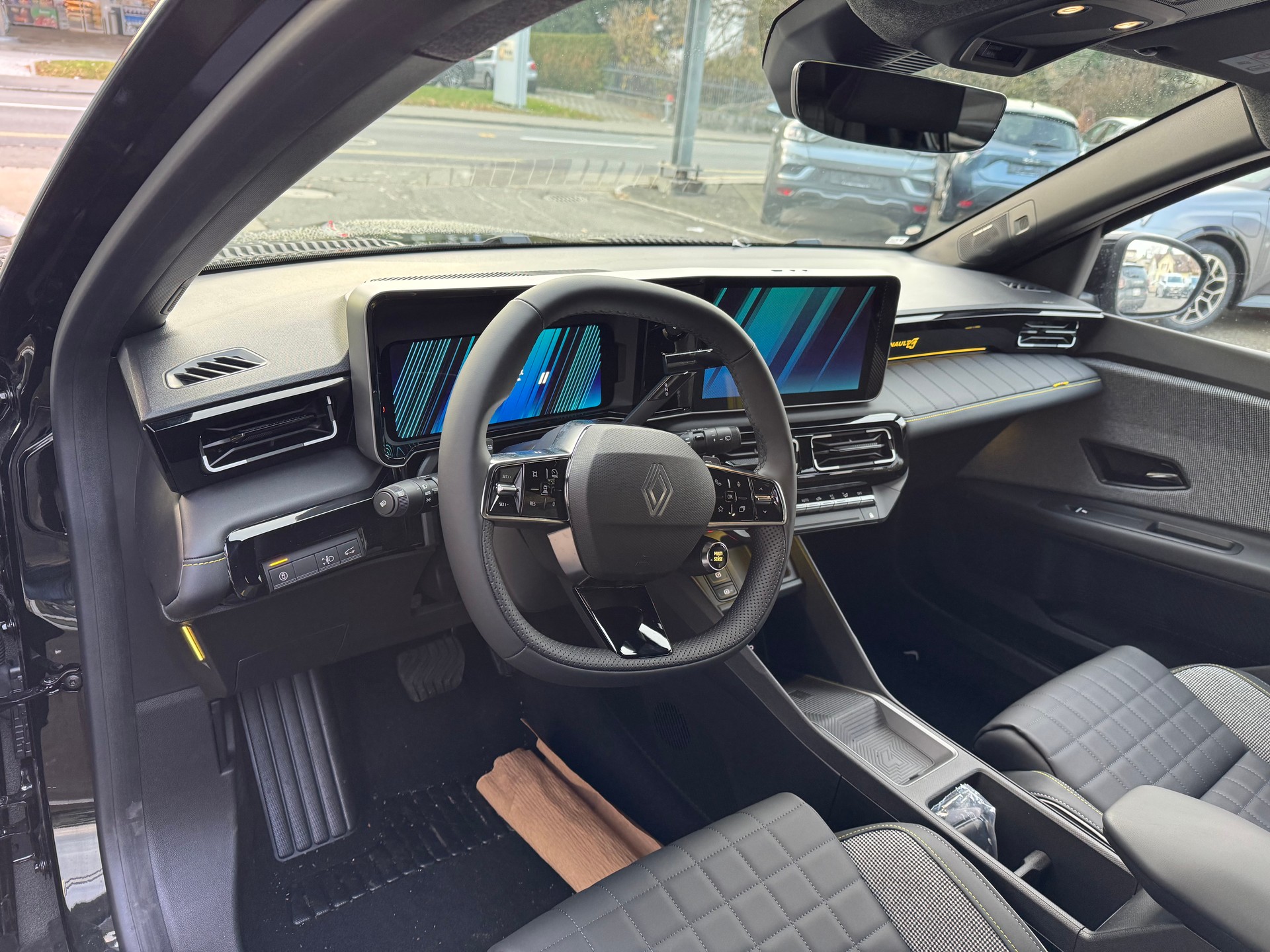 RENAULT R4 Iconic 150PS Comfort Range-image-12