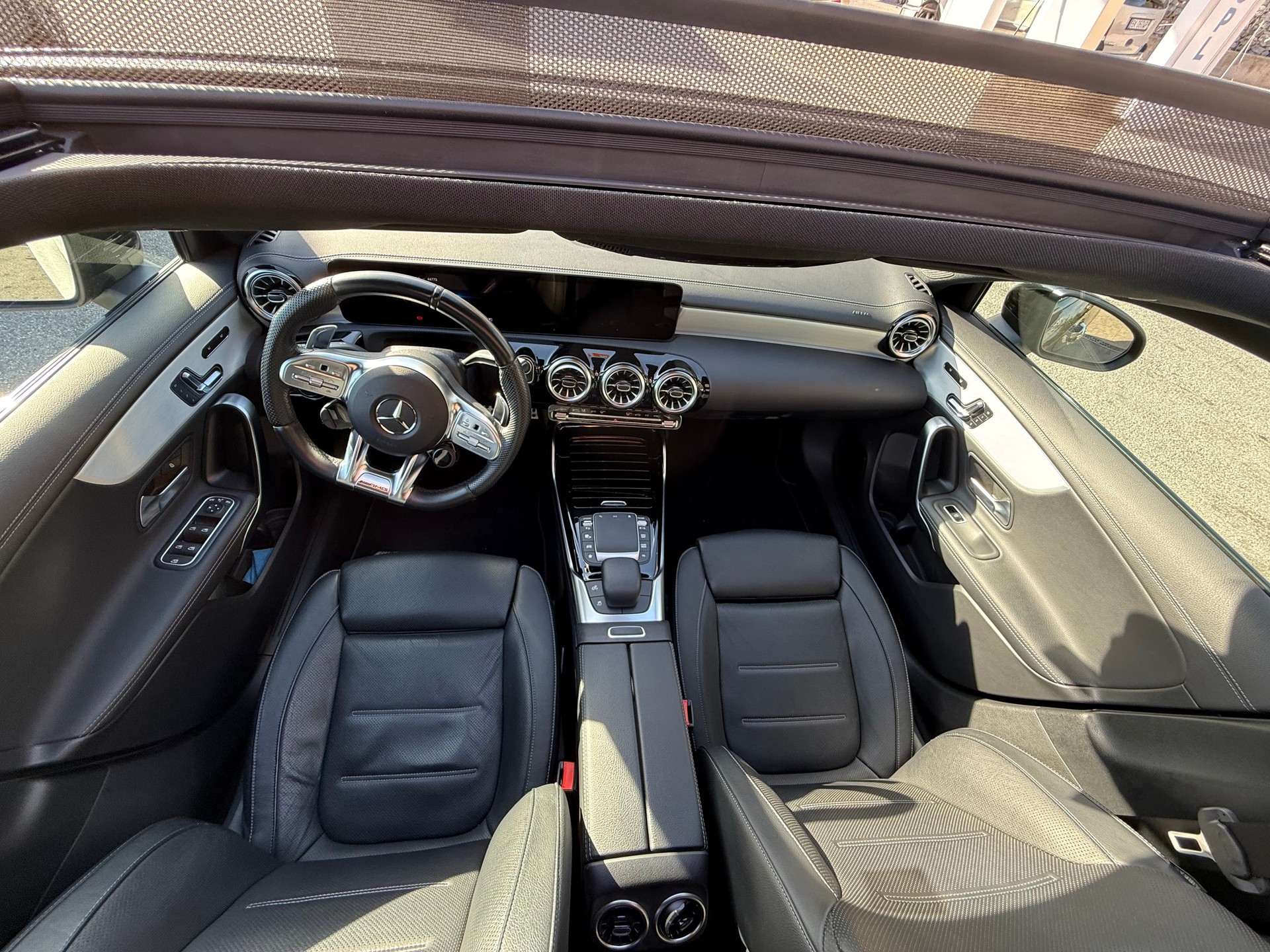 MERCEDES-BENZ A 35 AMG 4Matic Speedshift-image-13
