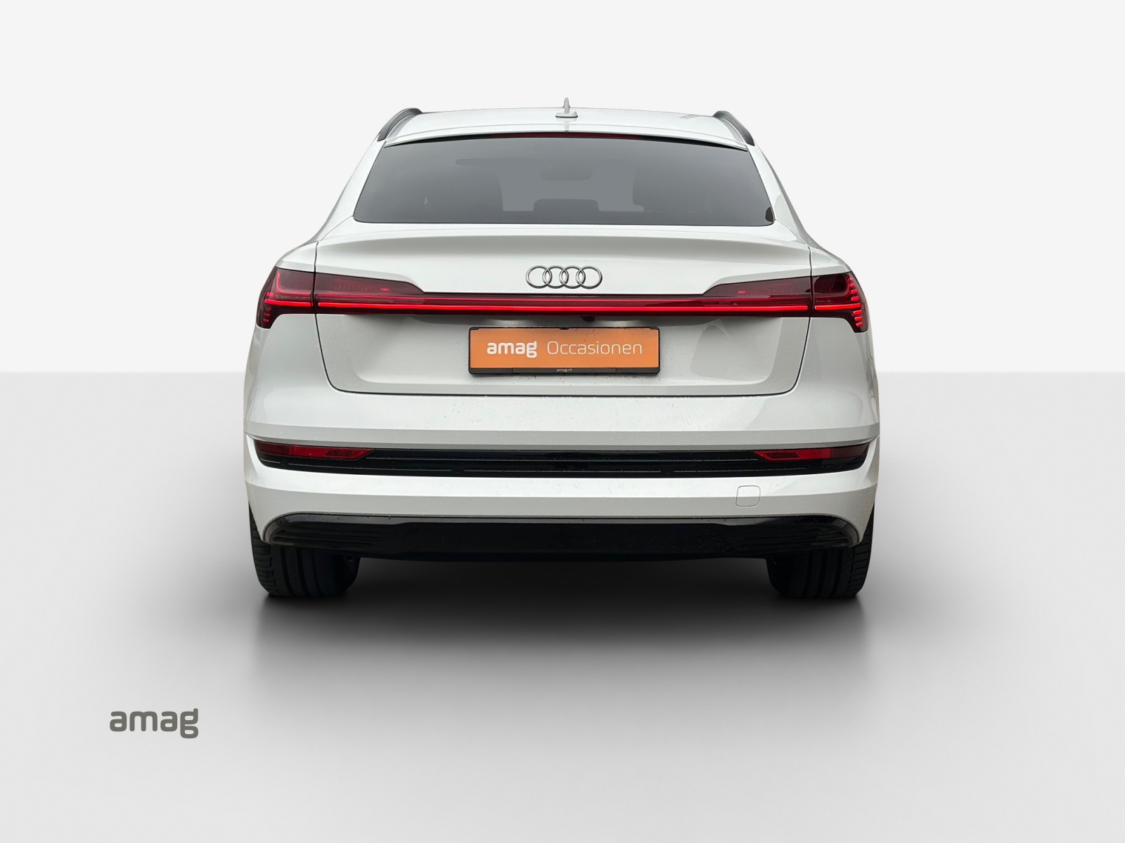 AUDI e-tron 55 Sportback Advanced Black Edition quattro-image-4