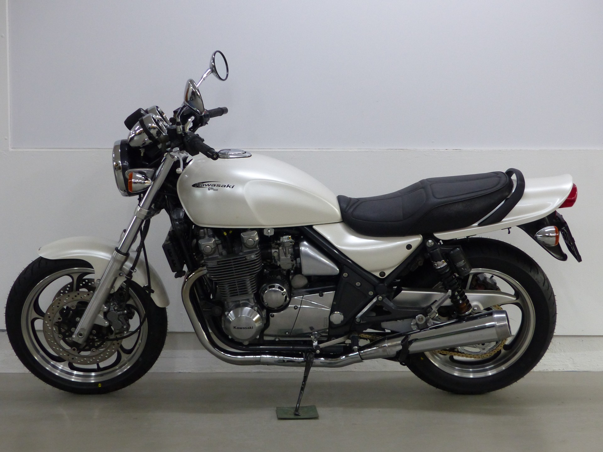 KAWASAKI Zephyr 1100-showroom-element-2