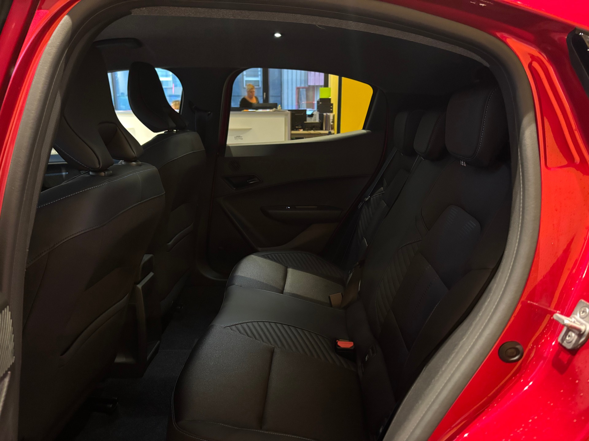 RENAULT Clio 1.8 E-Tech Esprit Alpine-image-9