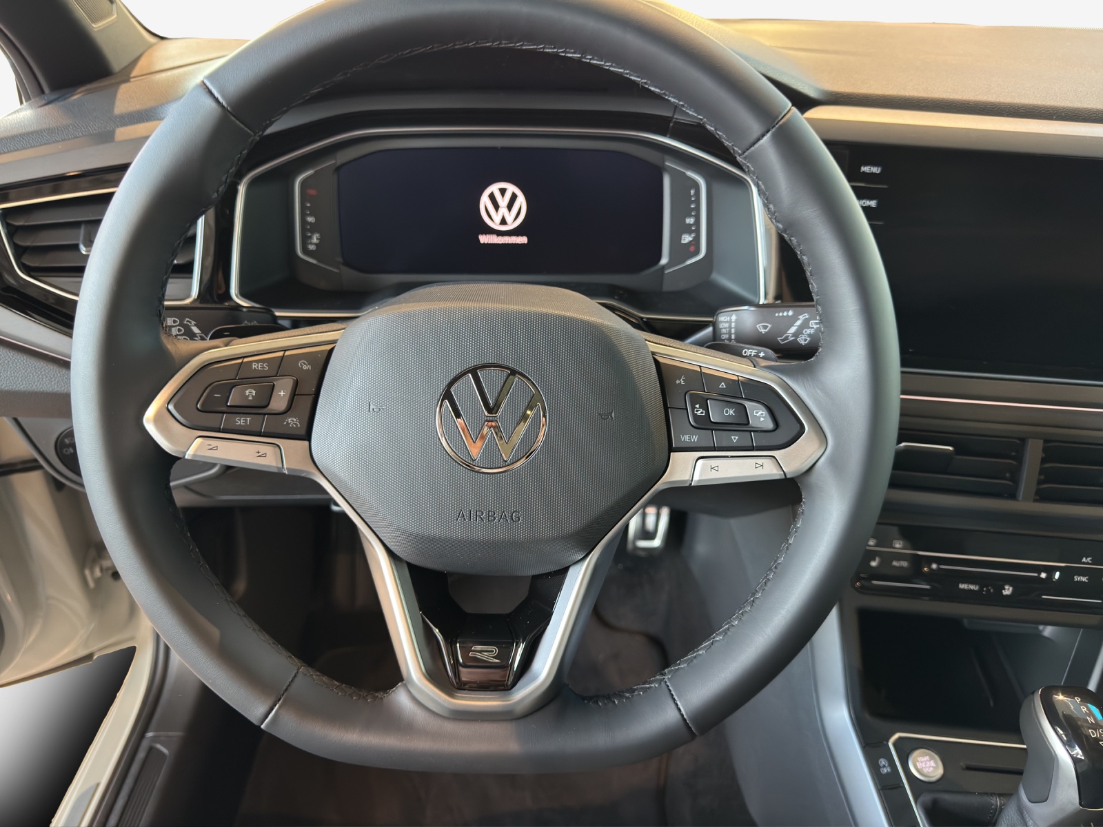 VW Taigo 1.5 TSI R-Line United DSG-image-12