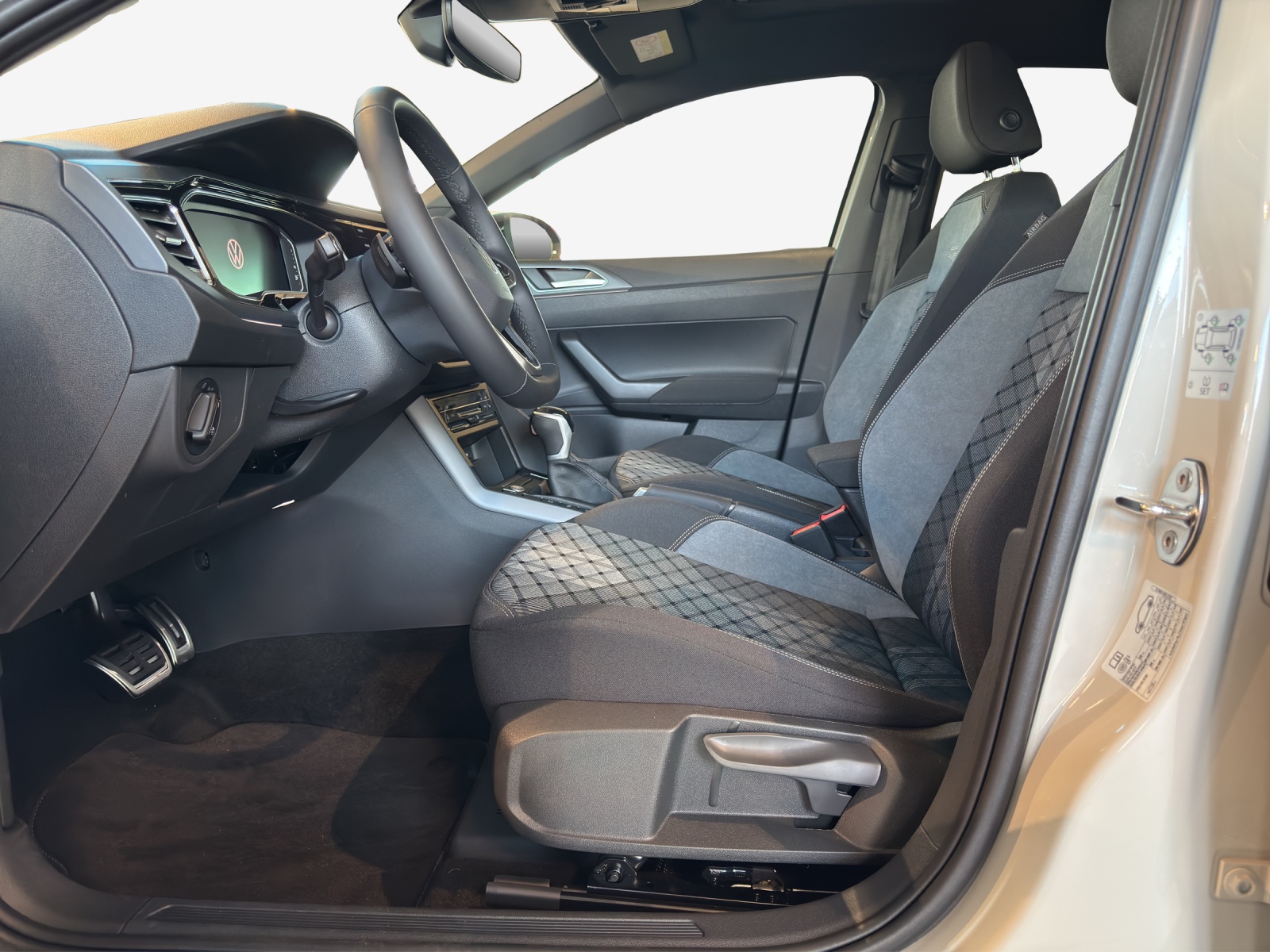 VW Taigo 1.5 TSI R-Line United DSG-image-7