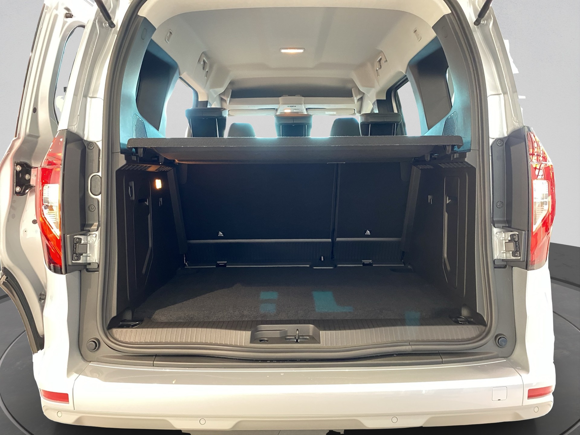 NISSAN combi 1.3 DIG-T 7DCT L1H1 Tekna-image-14