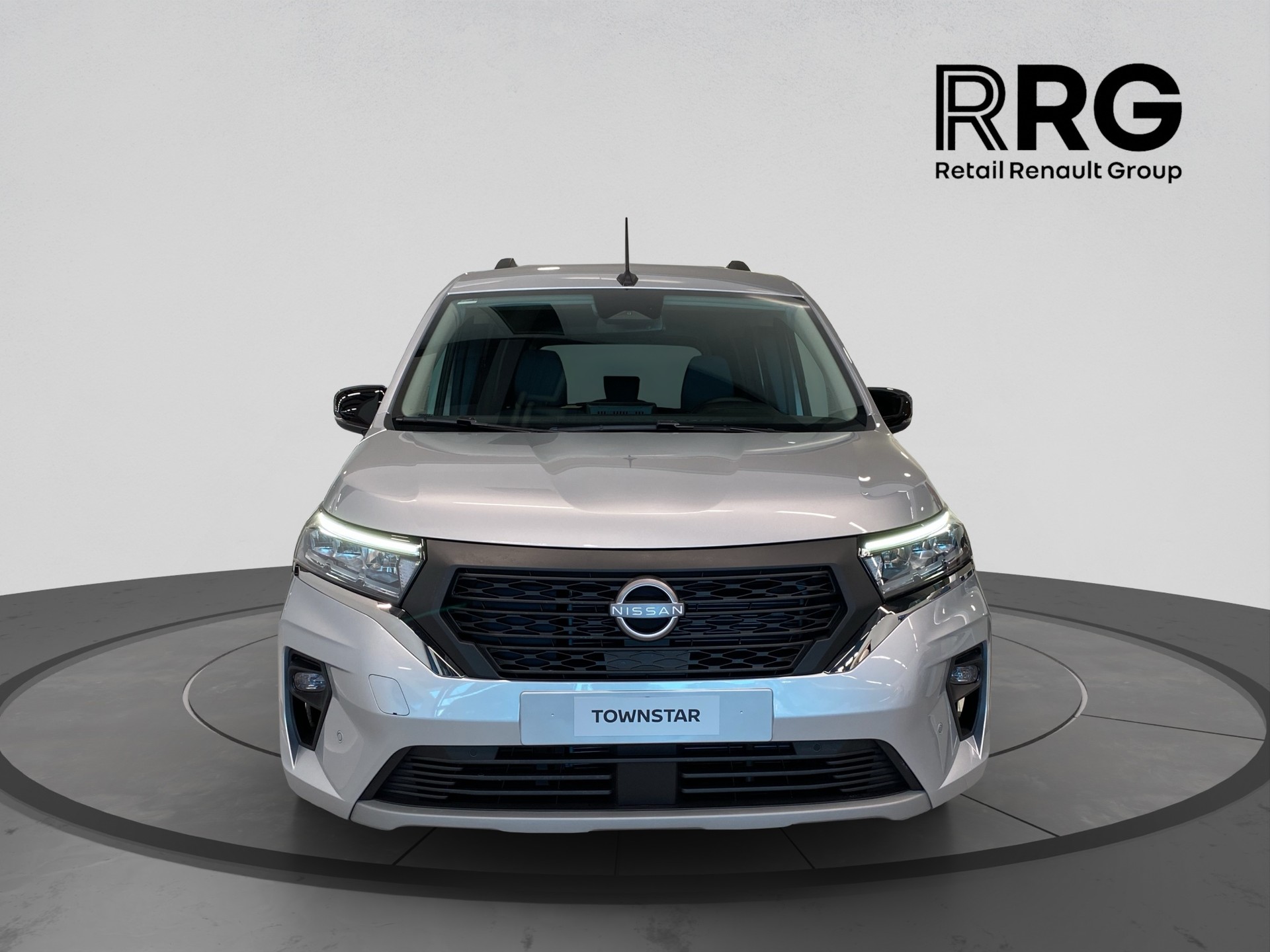 NISSAN combi 1.3 DIG-T 7DCT L1H1 Tekna-image-2