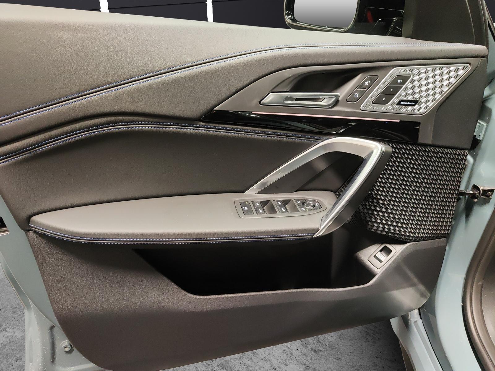 BMW X1 M35i-image-9