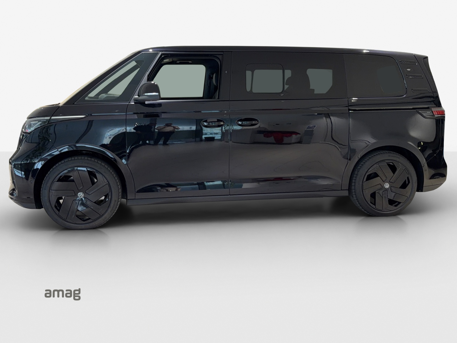 VW ID.Buzz LWB GTX 4 Motion-image-1