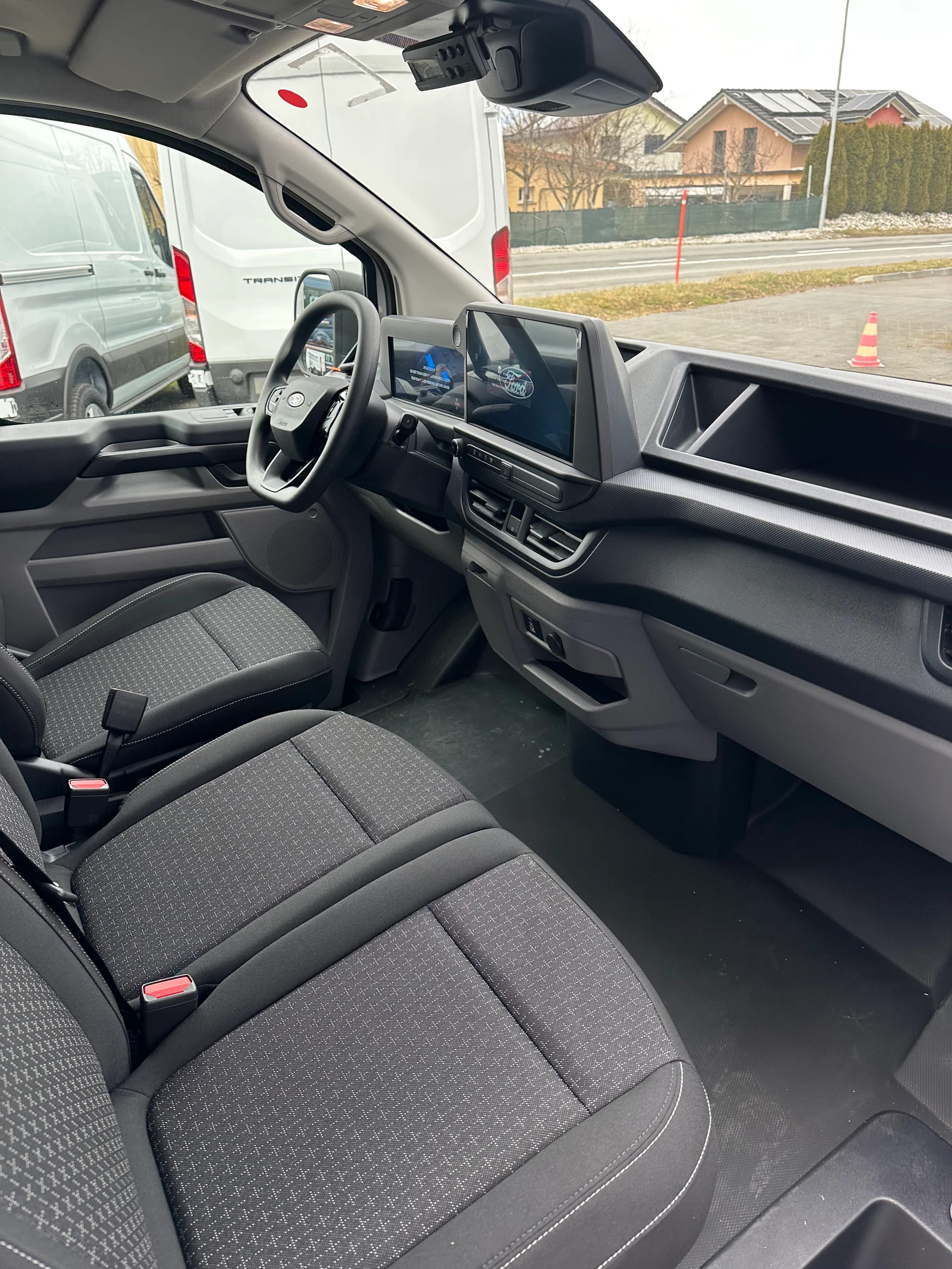 FORD Transit Custom Van 320 L2 2.0 EcoBl Trend/170CV/Aut.-image-12