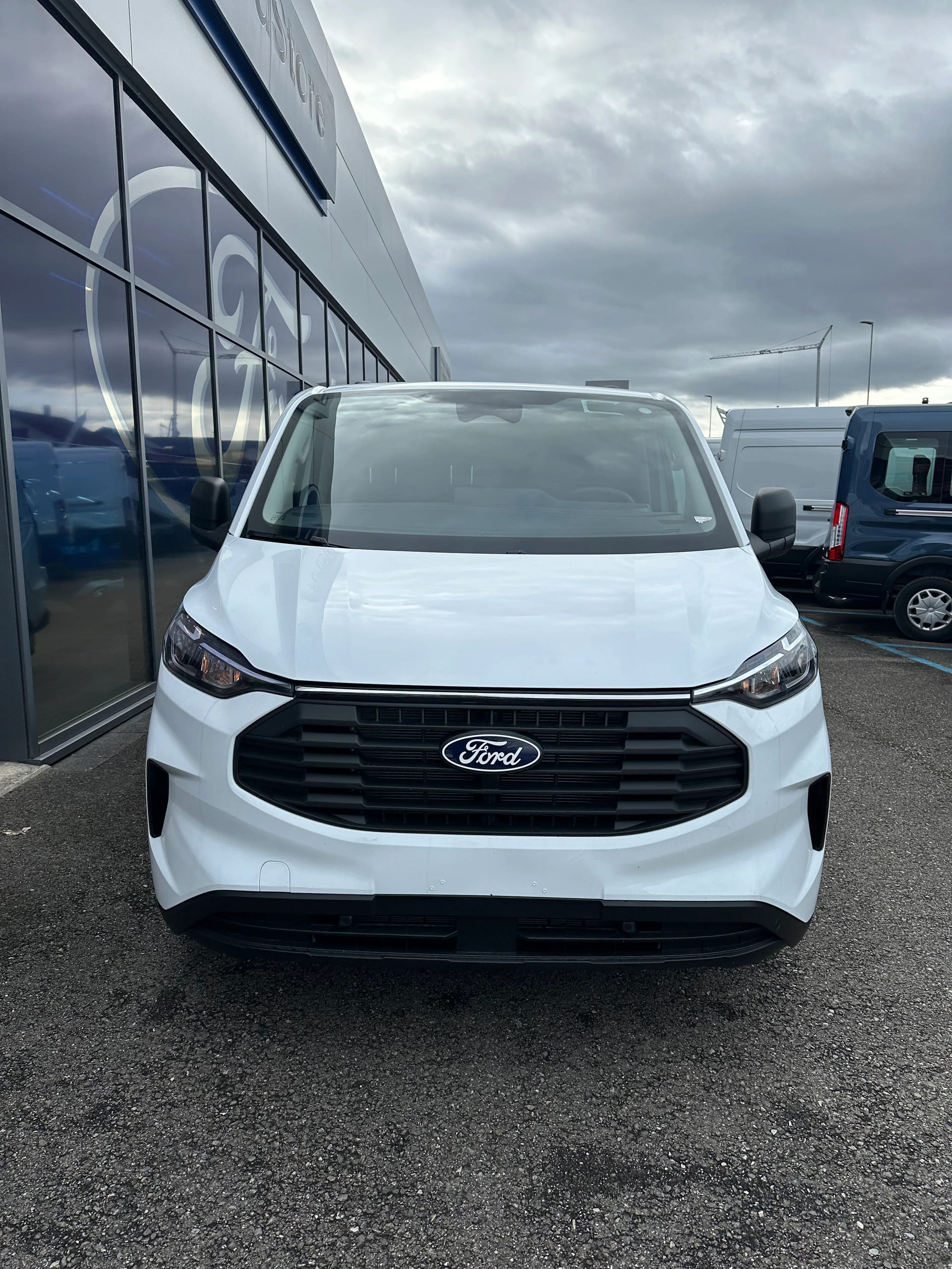FORD Transit Custom Van 320 L2 2.0 EcoBl Trend/170CV/Aut.-image-8