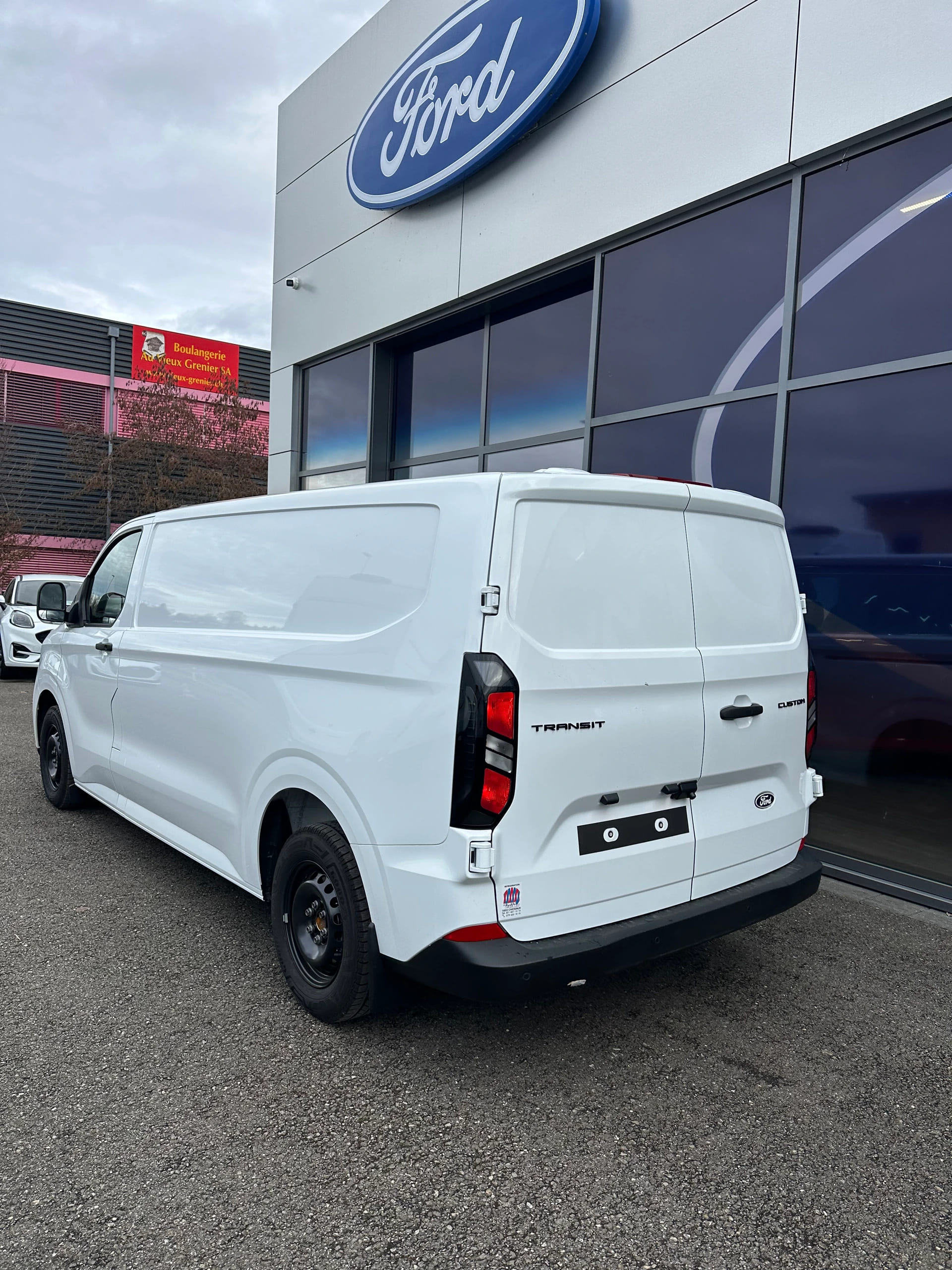 FORD Transit Custom Van 320 L2 2.0 EcoBl Trend/170CV/Aut.-image-3