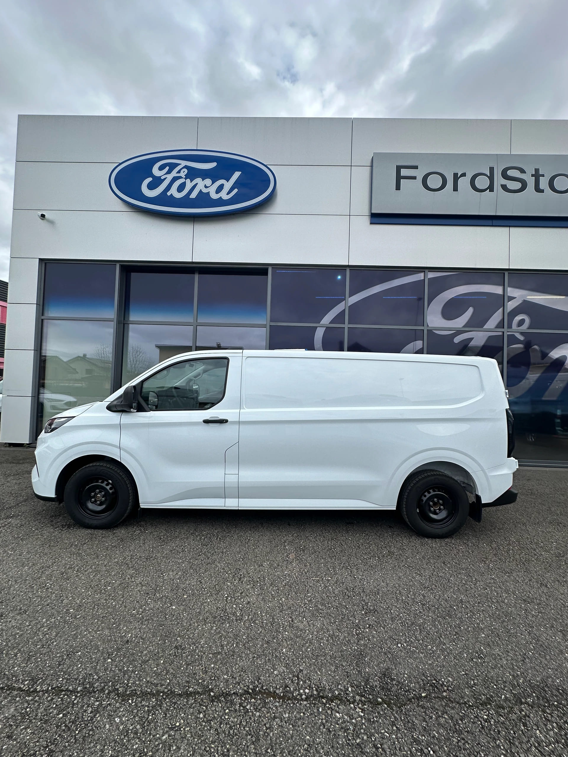 FORD Transit Custom Van 320 L2 2.0 EcoBl Trend/170CV/Aut.-image-2
