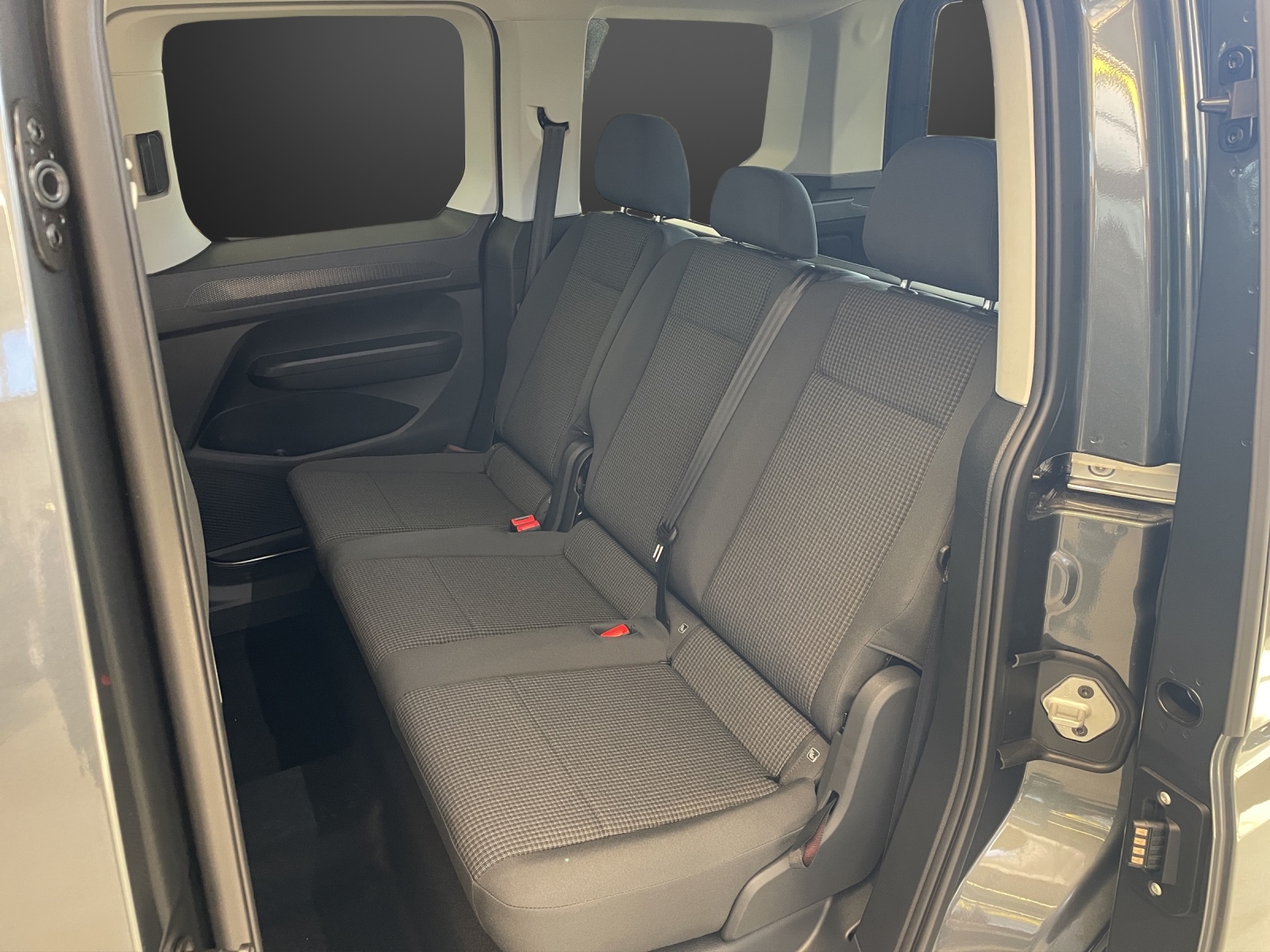VW Caddy 2.0 TDI 4Motion-image-8