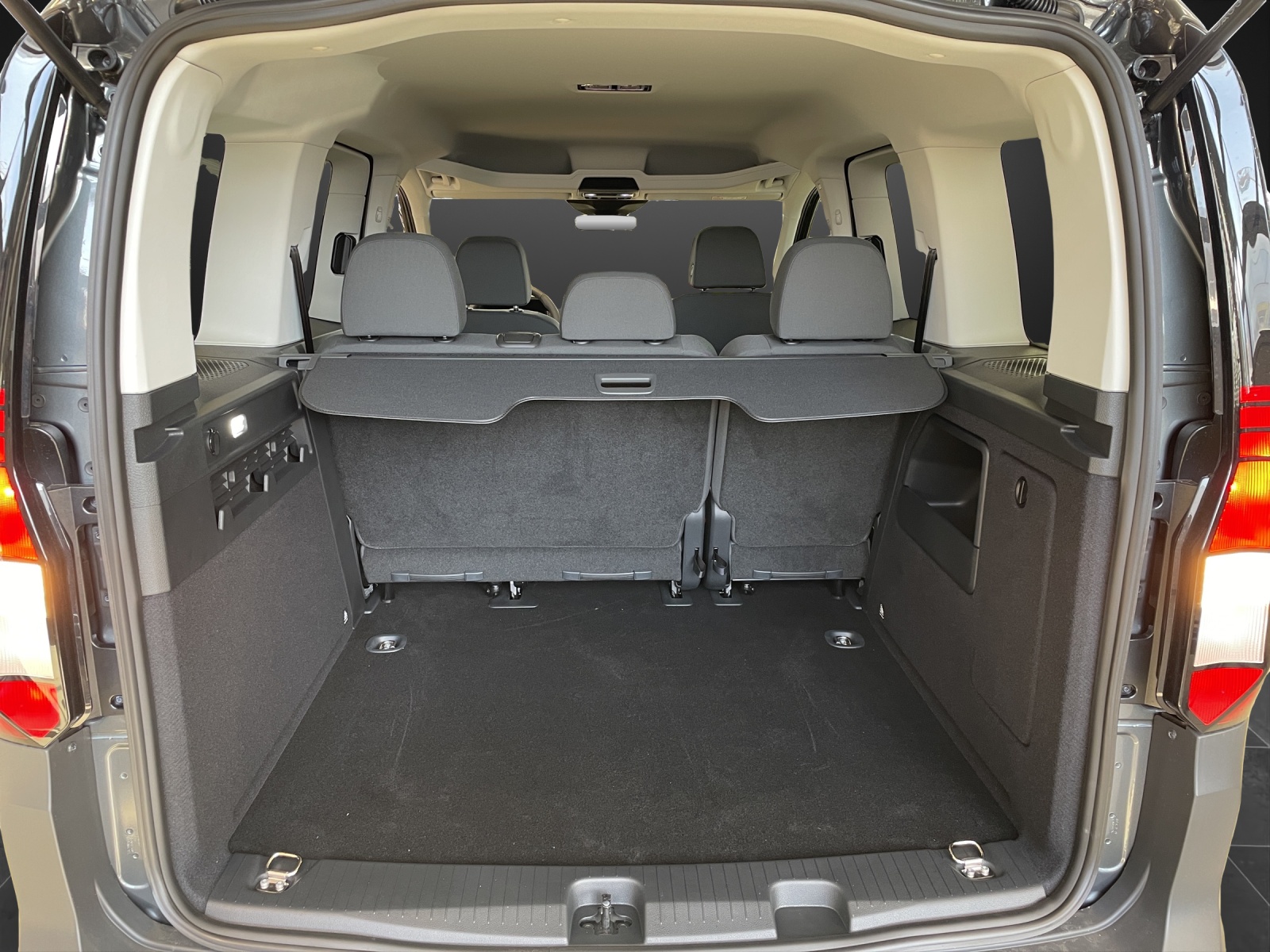 VW Caddy 2.0 TDI 4Motion-image-12