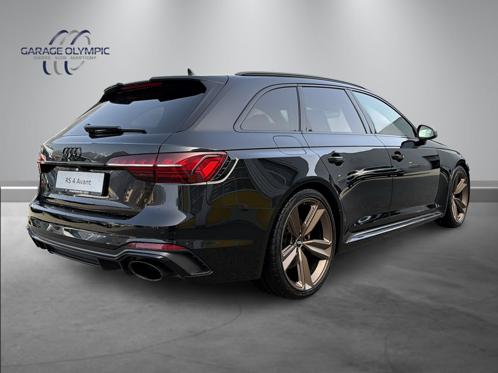 AUDI RS4 Avant quattro tiptronic-image-11