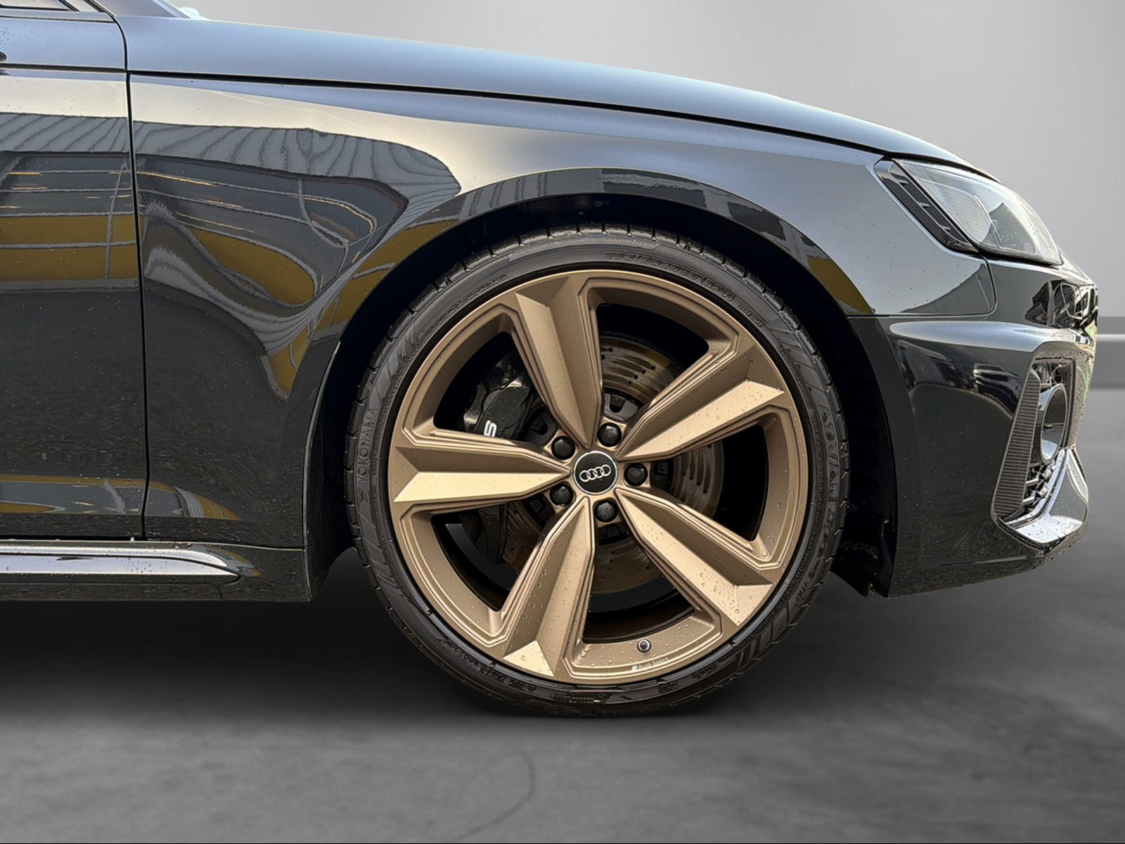 AUDI RS4 Avant quattro tiptronic-image-13