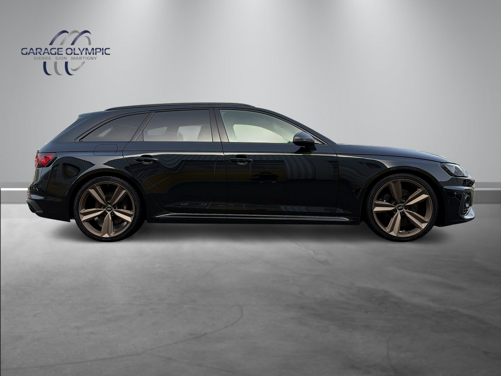 AUDI RS4 Avant quattro tiptronic-image-12