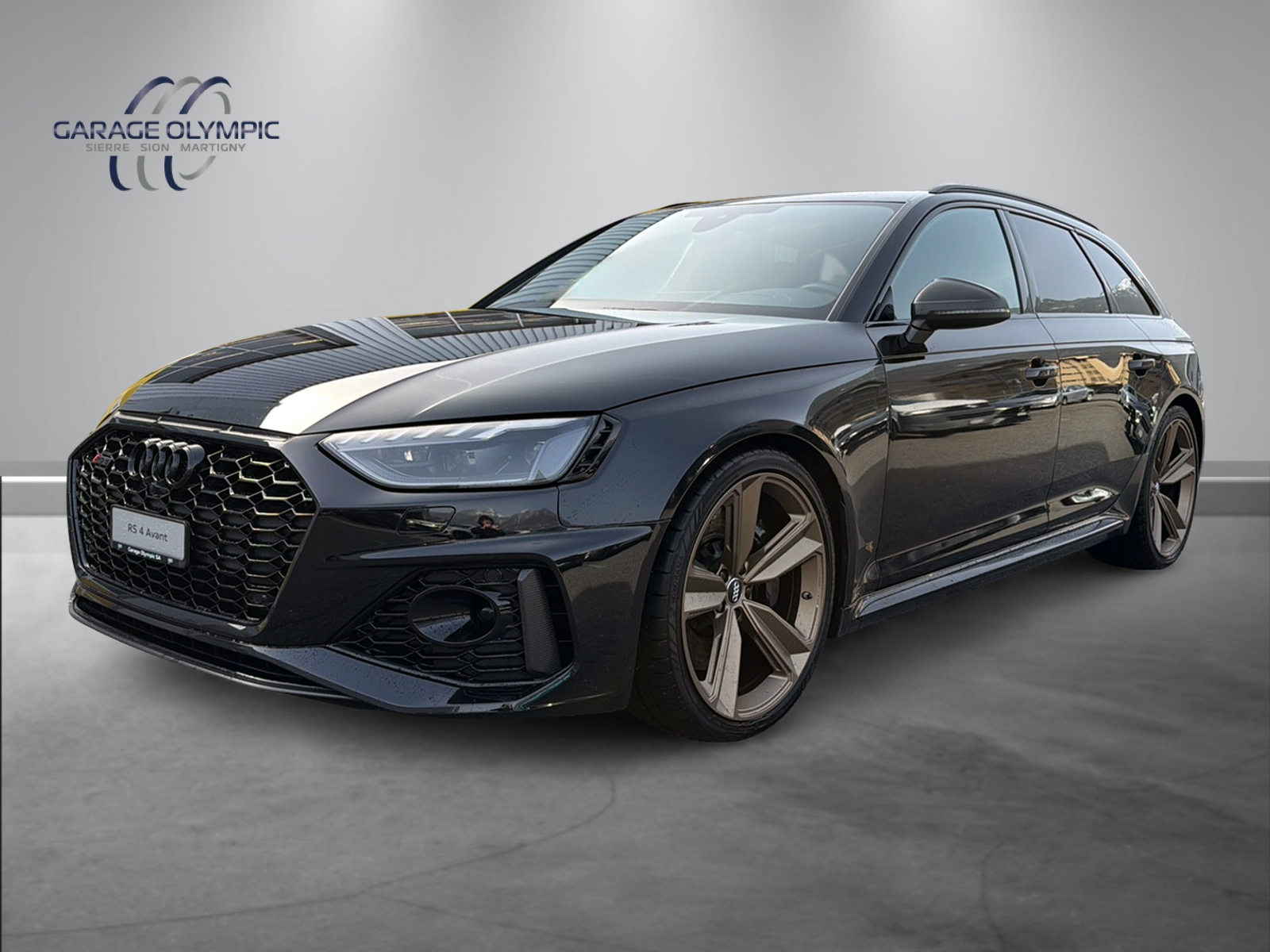 AUDI RS4 Avant quattro tiptronic-image-0