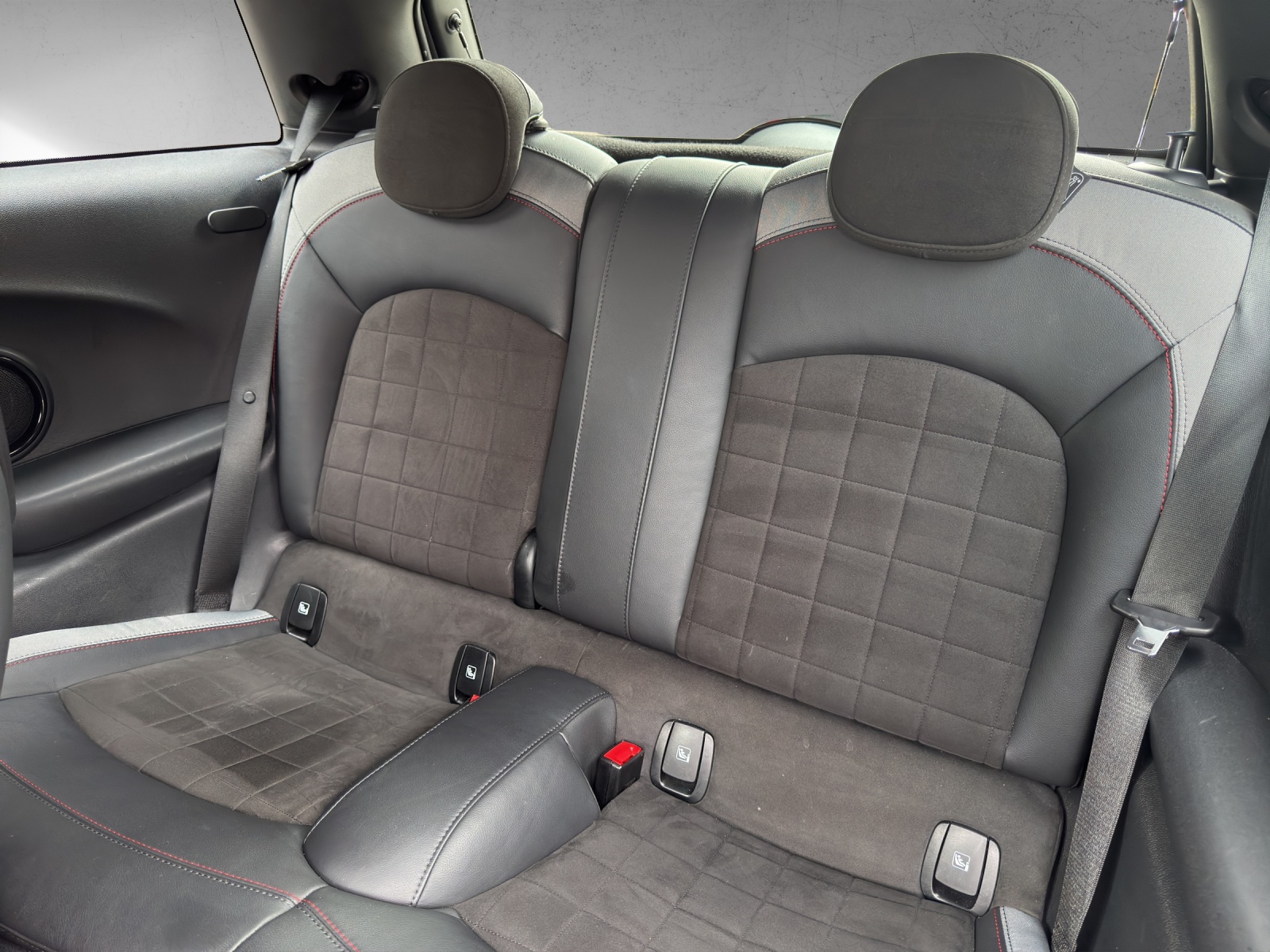 MINI Cooper John Cooper Works Steptronic-image-16