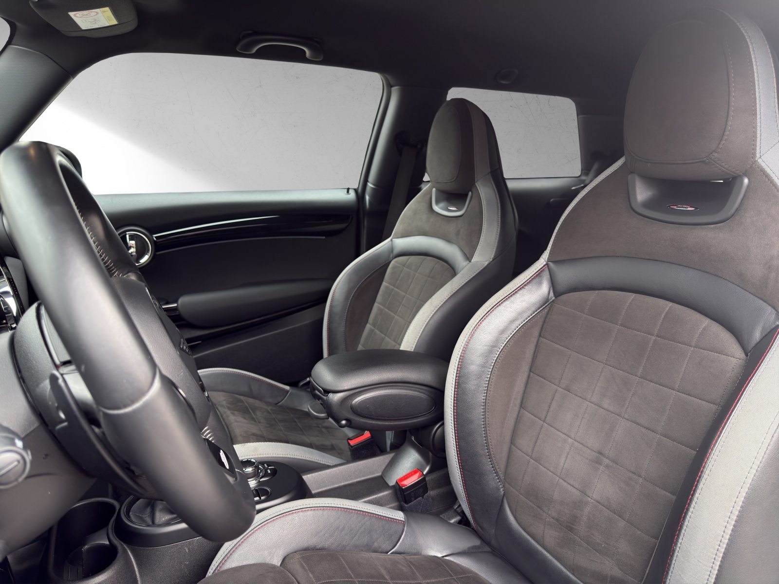 MINI Cooper John Cooper Works Steptronic-image-15