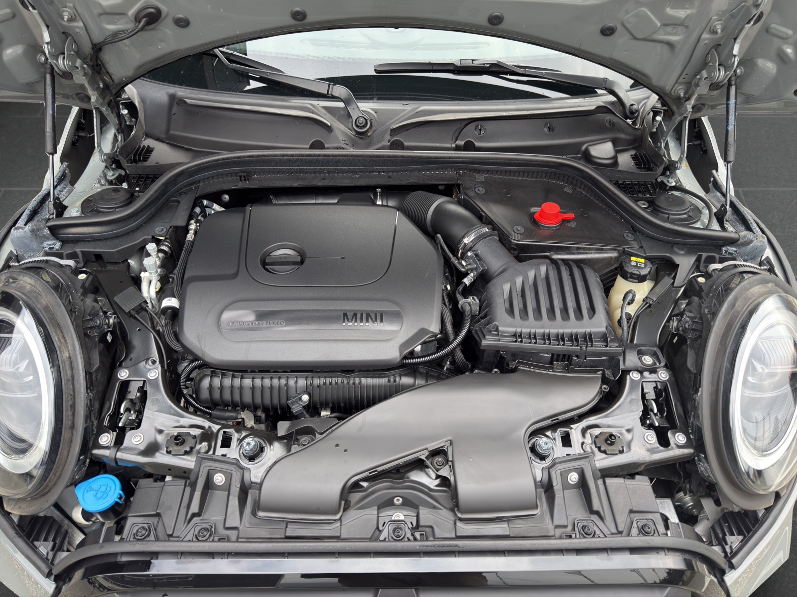 MINI Cooper John Cooper Works Steptronic-image-18
