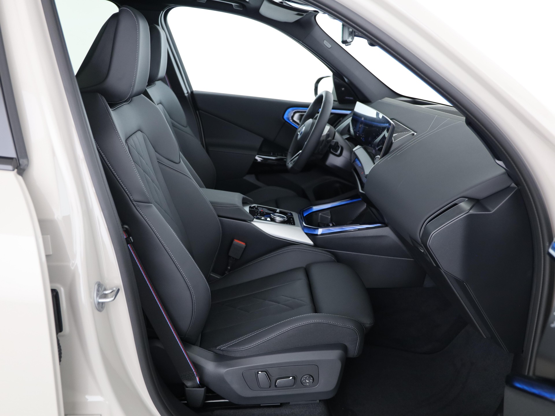 BMW X3 30e xDrive-image-16