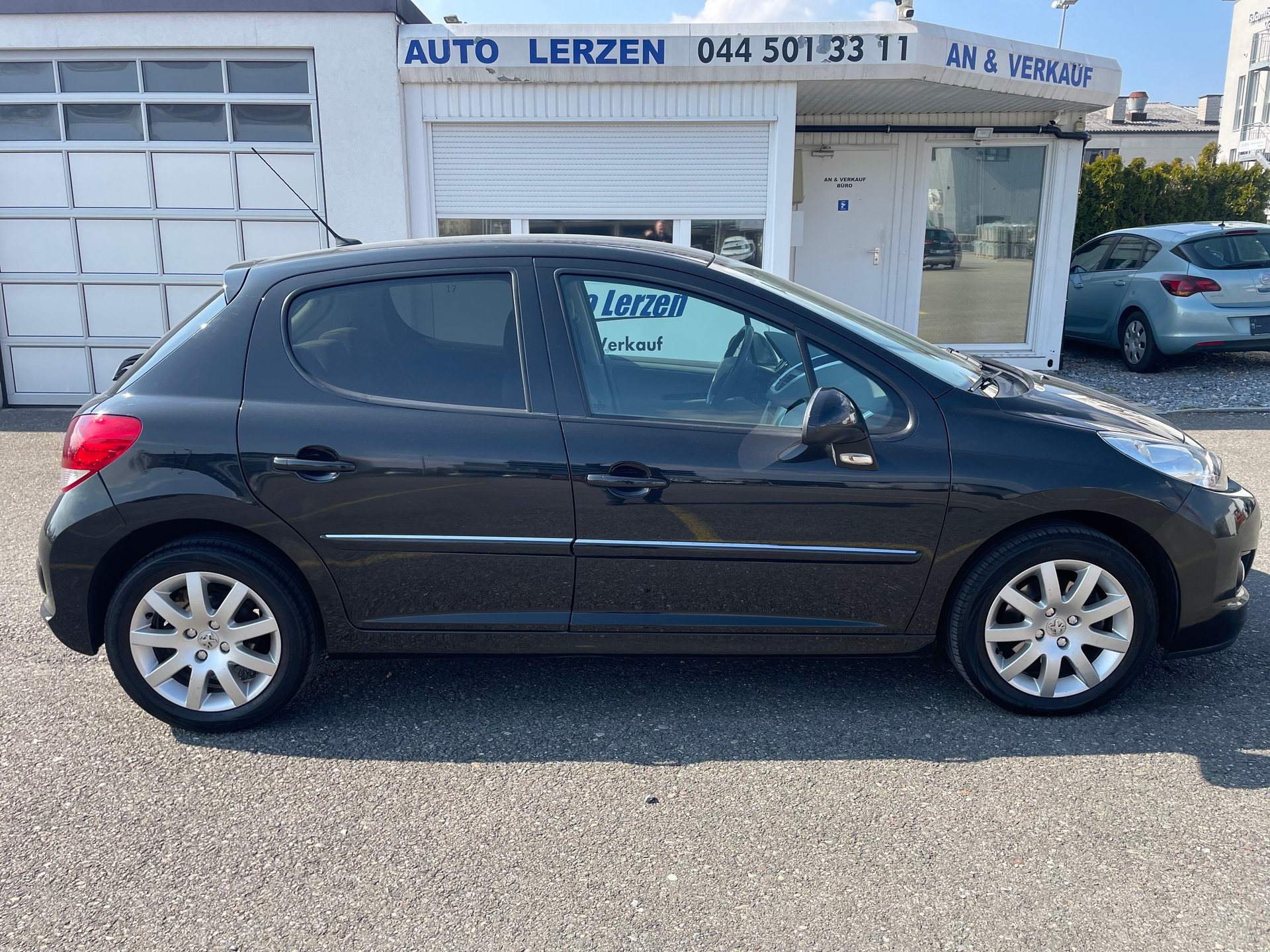 PEUGEOT 207 1.6 16V Sport Automatic-image-3
