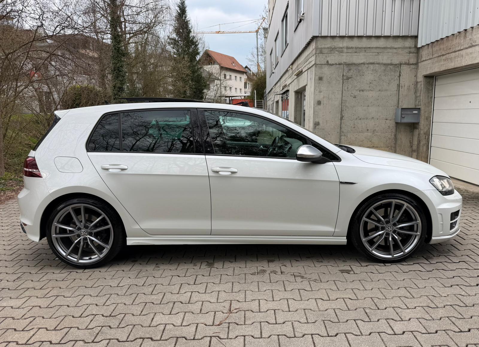 VW Golf 2.0 TSI R 4Motion DSG-image-5