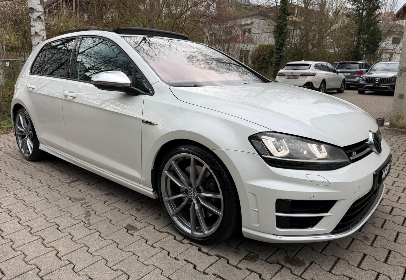 VW Golf 2.0 TSI R 4Motion DSG-image-6