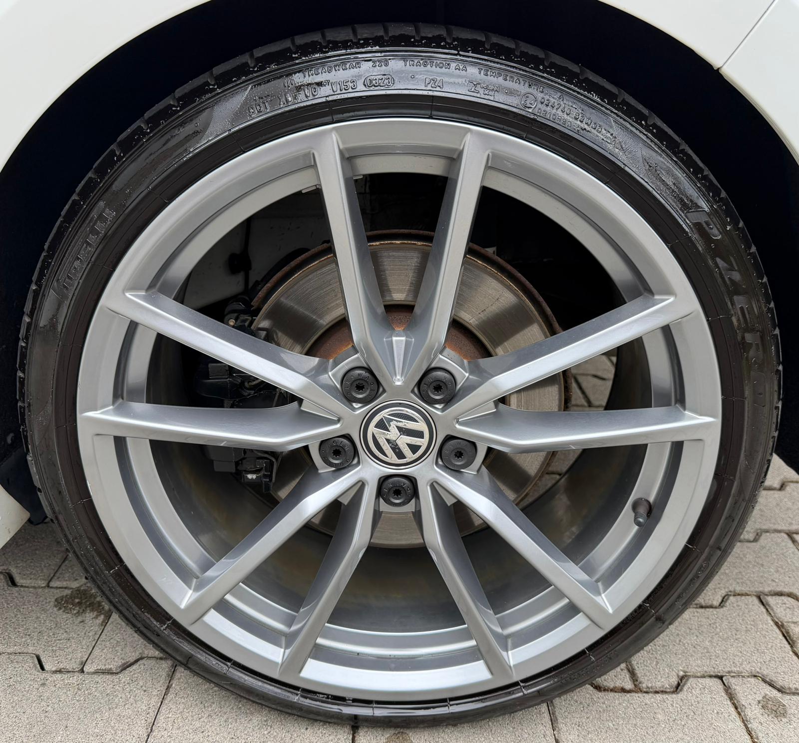 VW Golf 2.0 TSI R 4Motion DSG-image-8