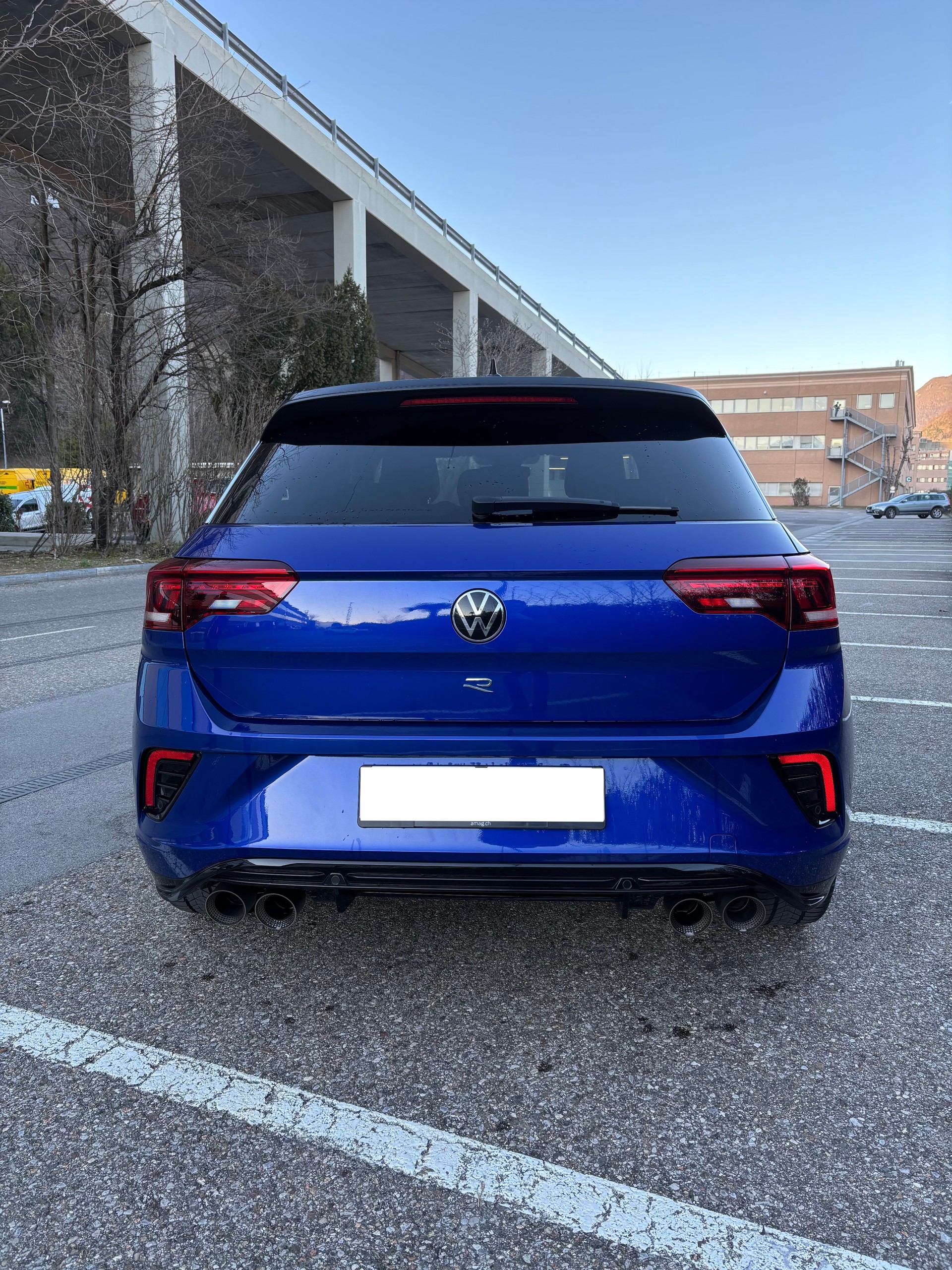 VW T-Roc 2.0 TSI R DSG 4Motion-image-6