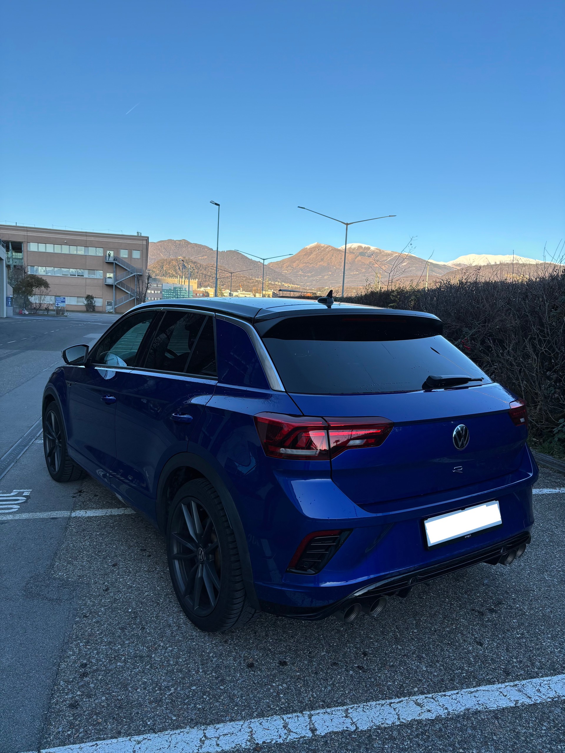 VW T-Roc 2.0 TSI R DSG 4Motion-image-5