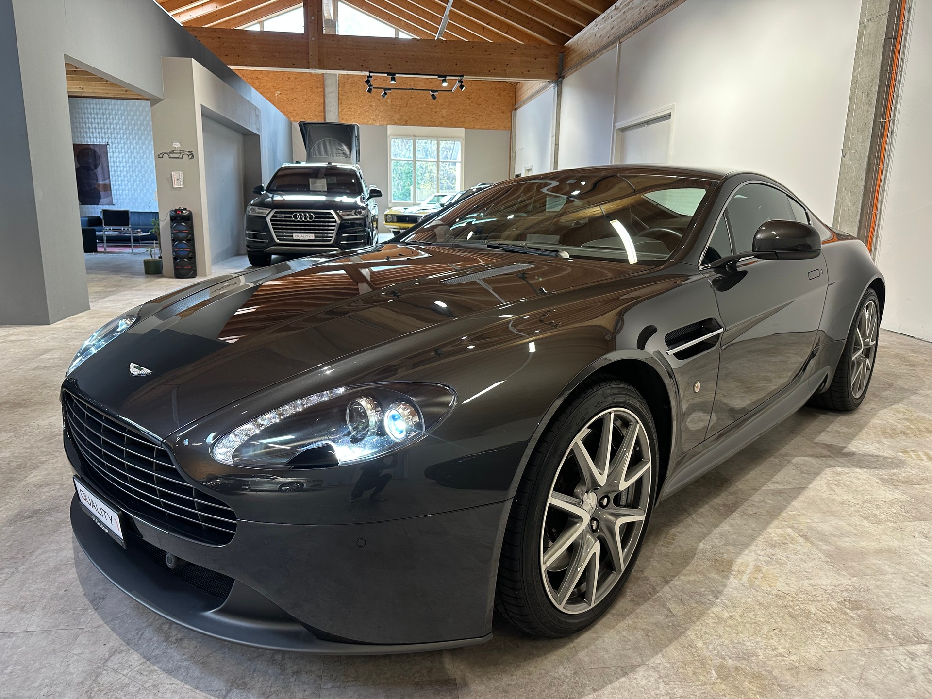 ASTON MARTIN V8 Vantage 4.7 Sportshift/In perfektem Zustand/Lückenlos bei AM gewartet