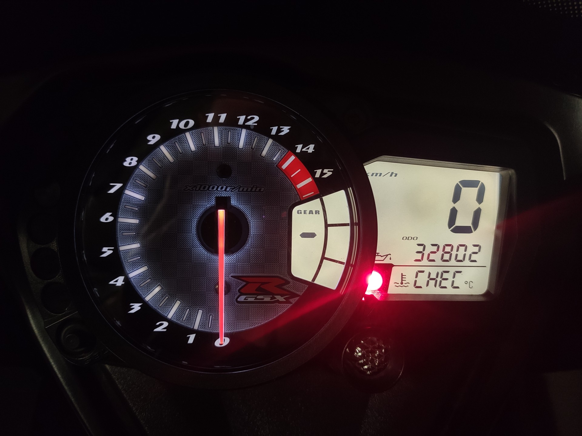 SUZUKI GSX-R 1000 K8-image-12
