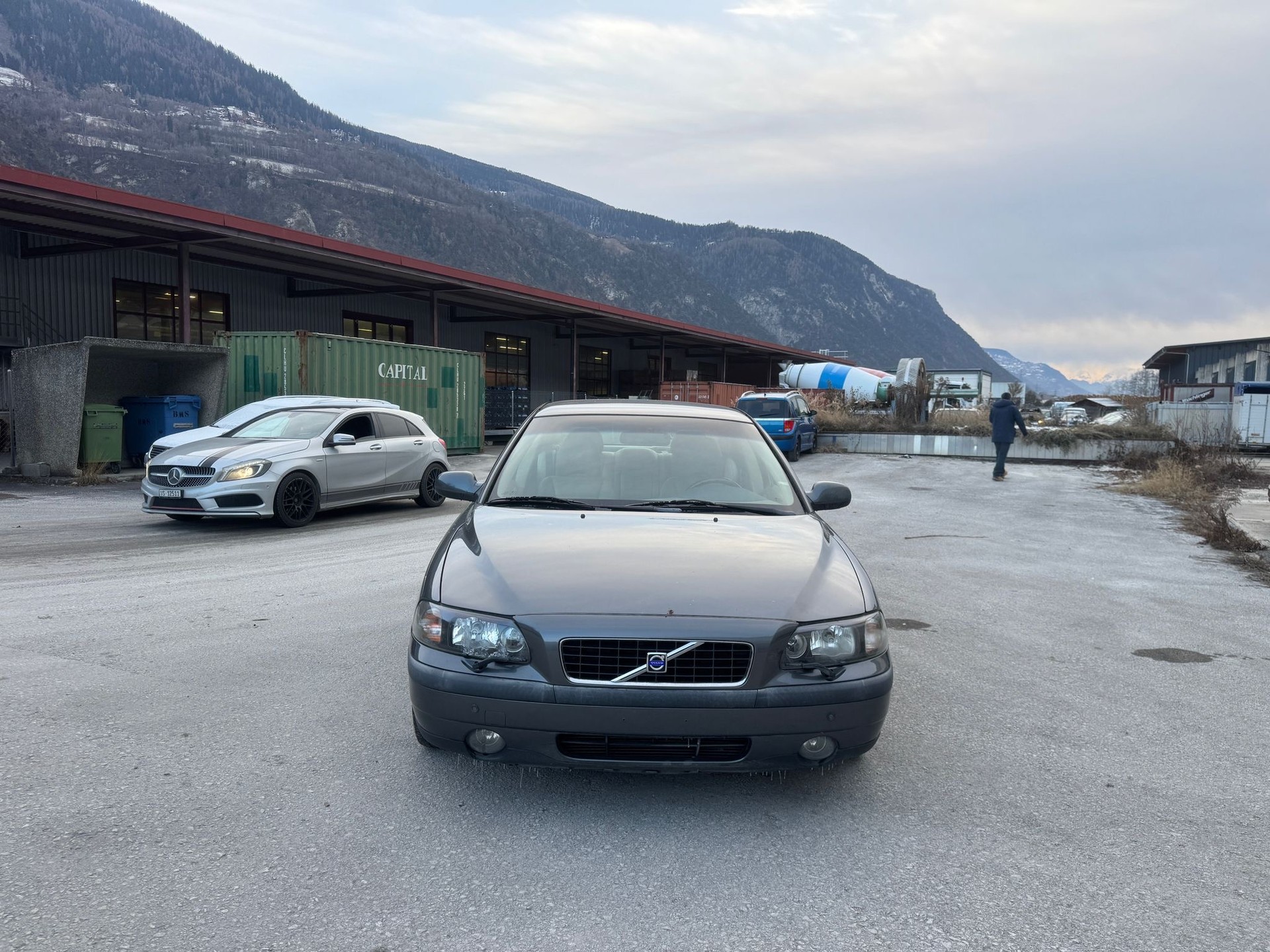 VOLVO S60 2.5T AWD-image-2