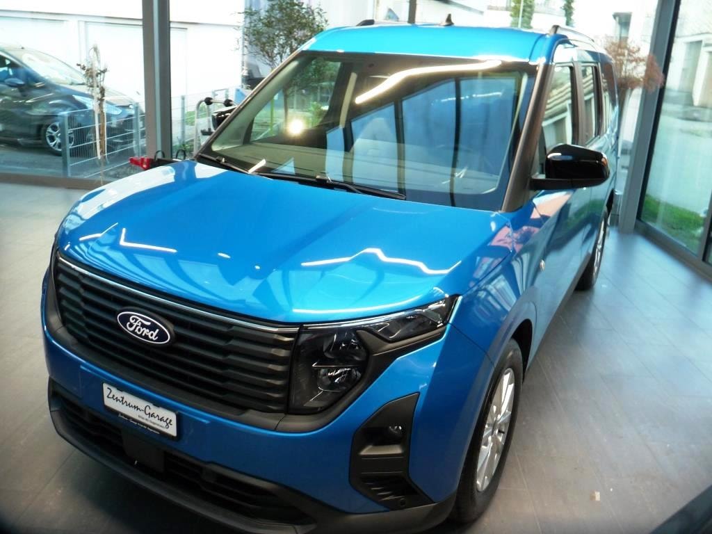 FORD Tourneo Courier 1.0 EcoBoost Titanium