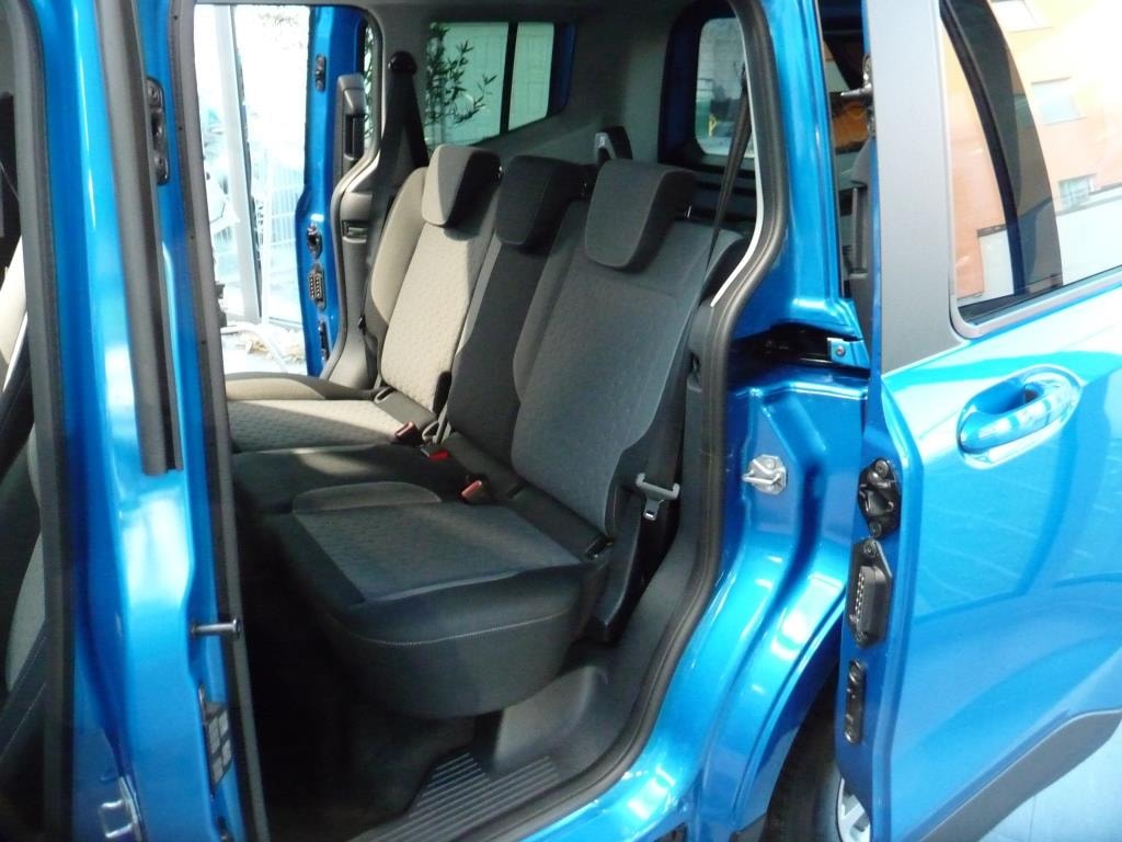 FORD Tourneo Courier 1.0 EcoBoost Titanium-image-7