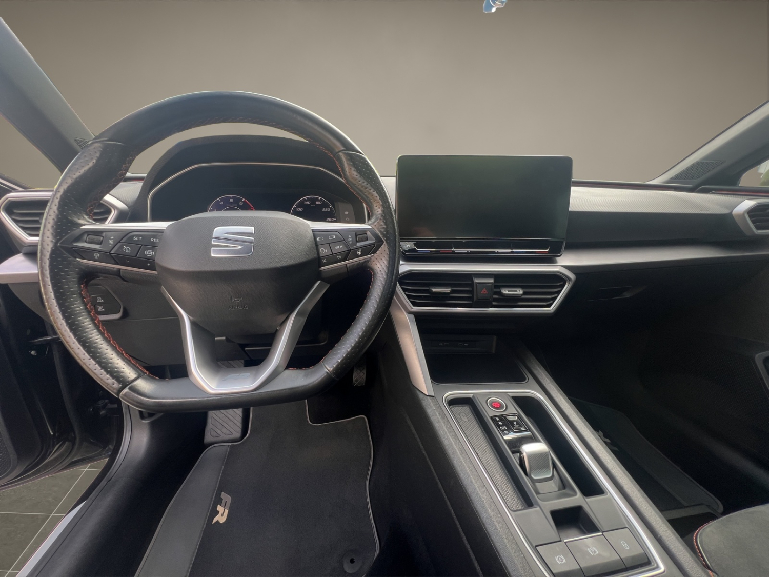 SEAT Leon ST 1.5 eTSI 150 FR DSG-image-10
