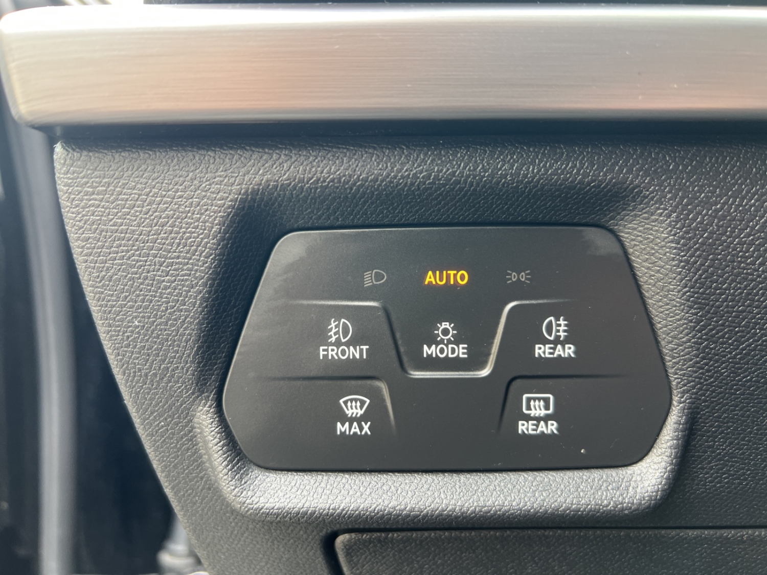 SEAT Leon ST 1.5 eTSI 150 FR DSG-image-17