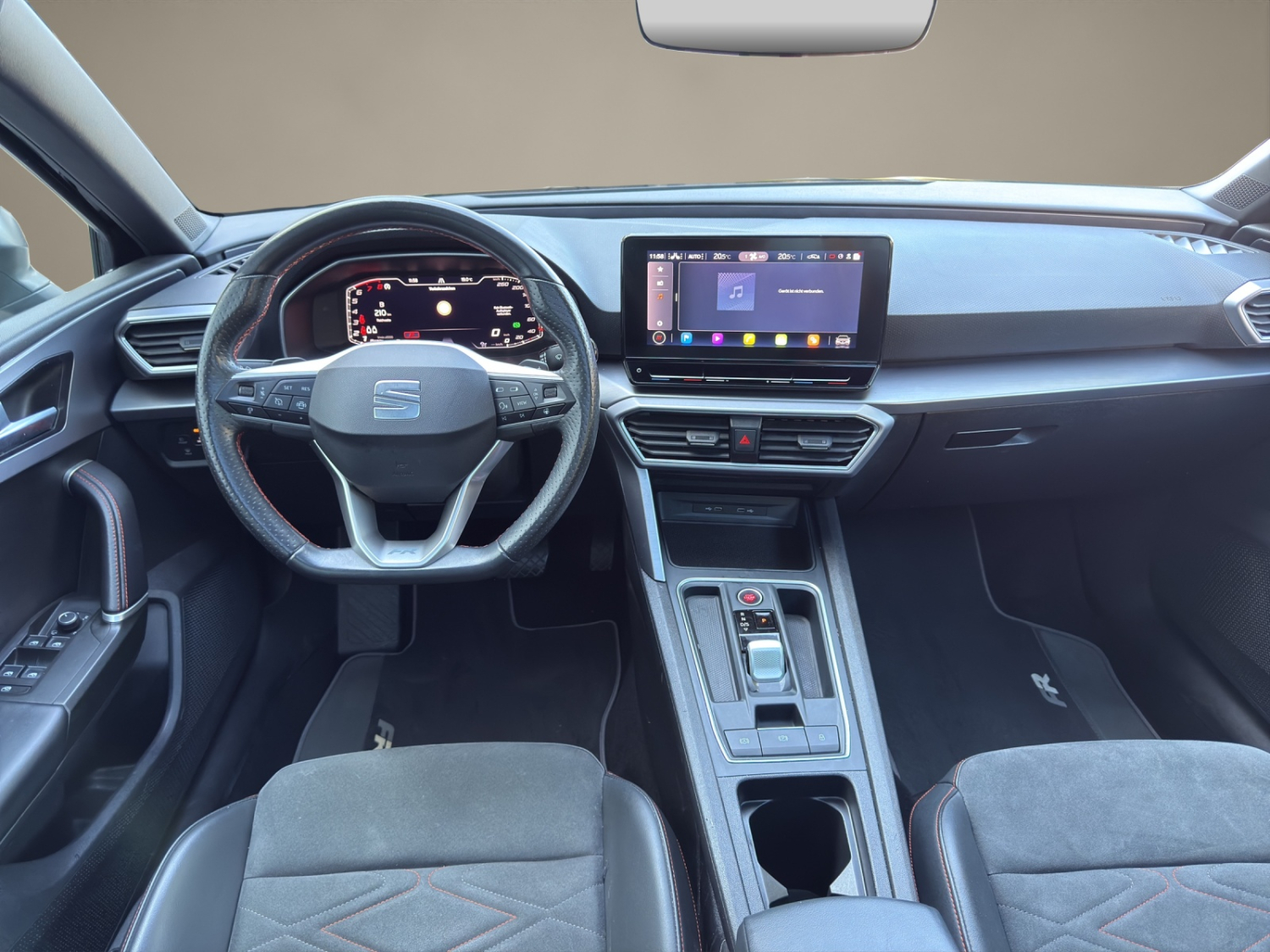 SEAT Leon ST 1.5 eTSI 150 FR DSG-image-15