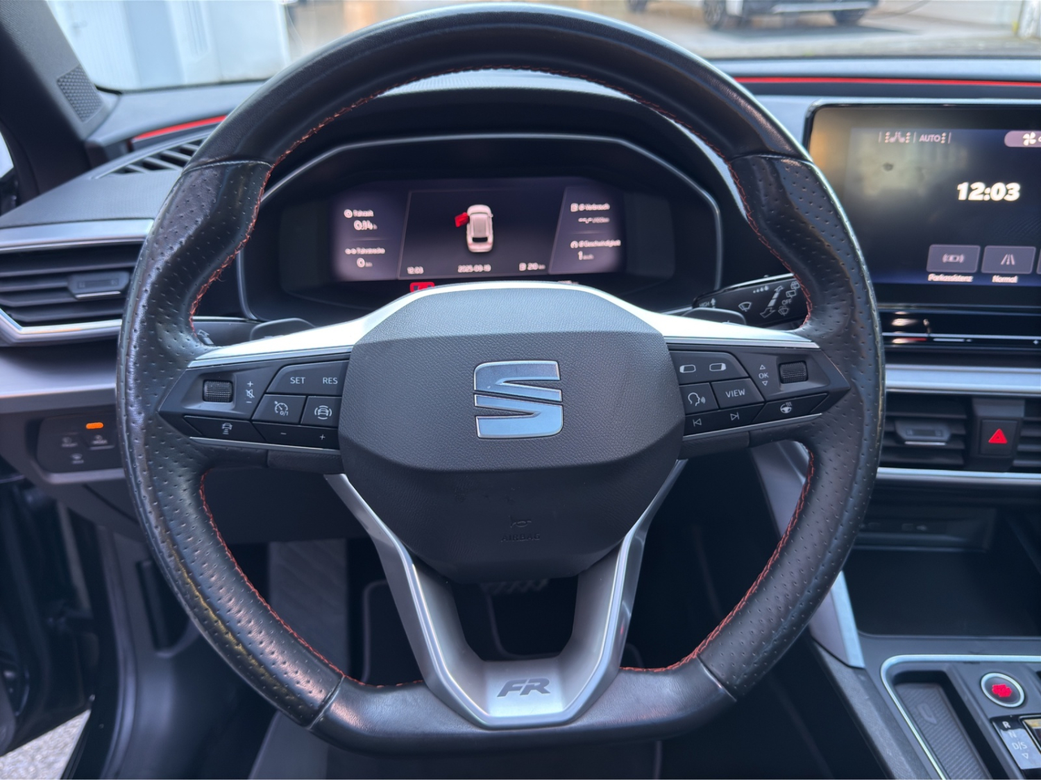 SEAT Leon ST 1.5 eTSI 150 FR DSG-image-13