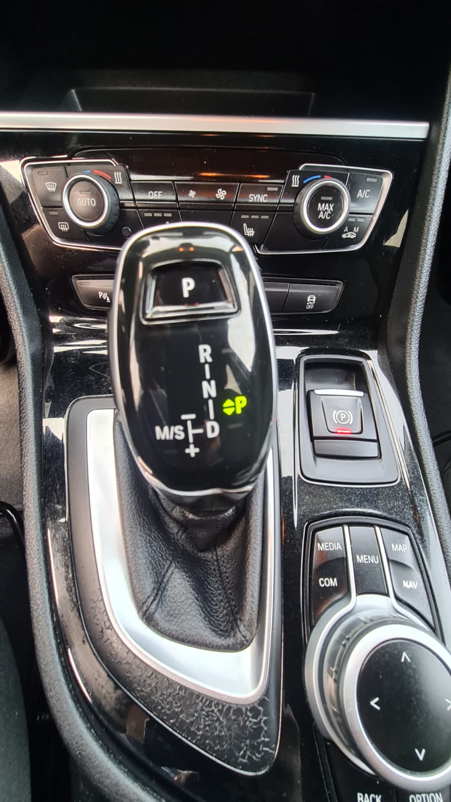 BMW 218d xDrive Gran Tourer Steptronic ** Gr-Navi ** Sitzheizung ** PDC V+H ** DAB-Radio ** Frisch Ab MFK & Service **-image-12