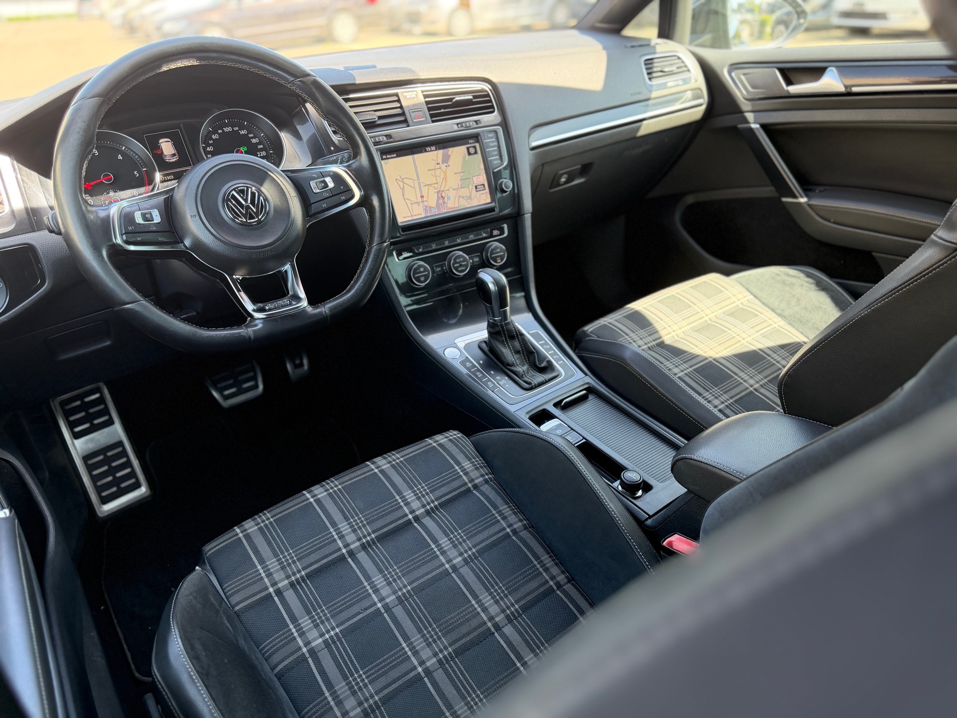 VW Golf 2.0 TDI GTD DSG-image-7
