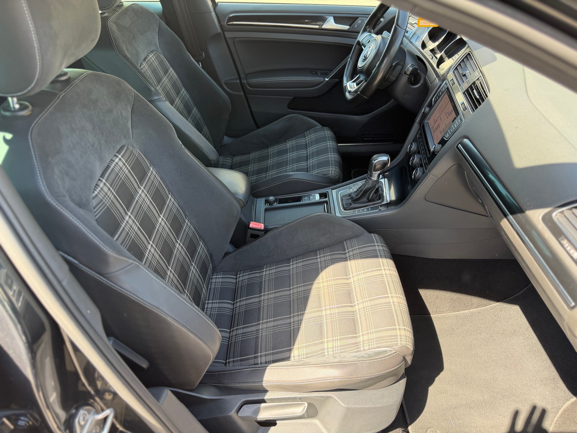 VW Golf 2.0 TDI GTD DSG-image-8