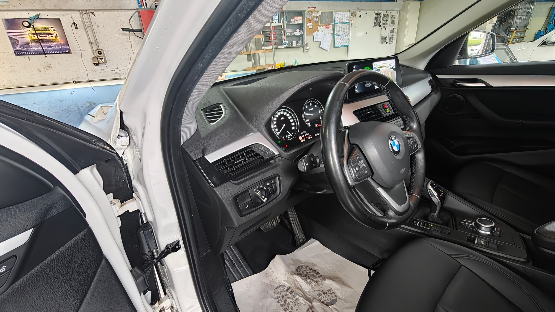 BMW X1 sDrive 18d xLine Steptronic-image-12