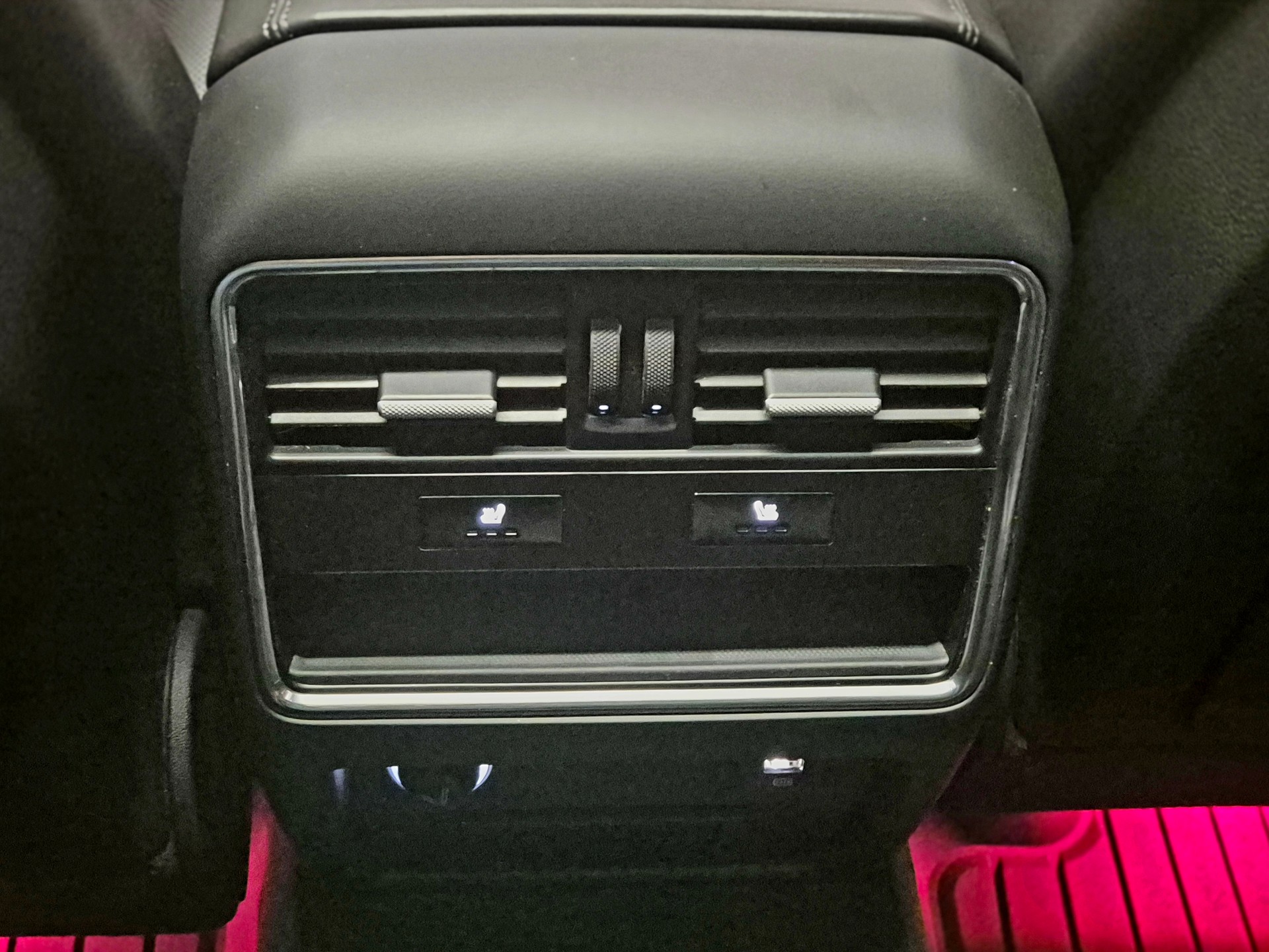 PORSCHE Cayenne Turbo Coupé-image-17