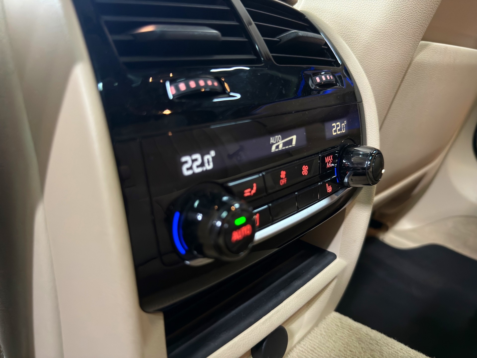 BMW M550d xDrive Touring Steptronic-image-21