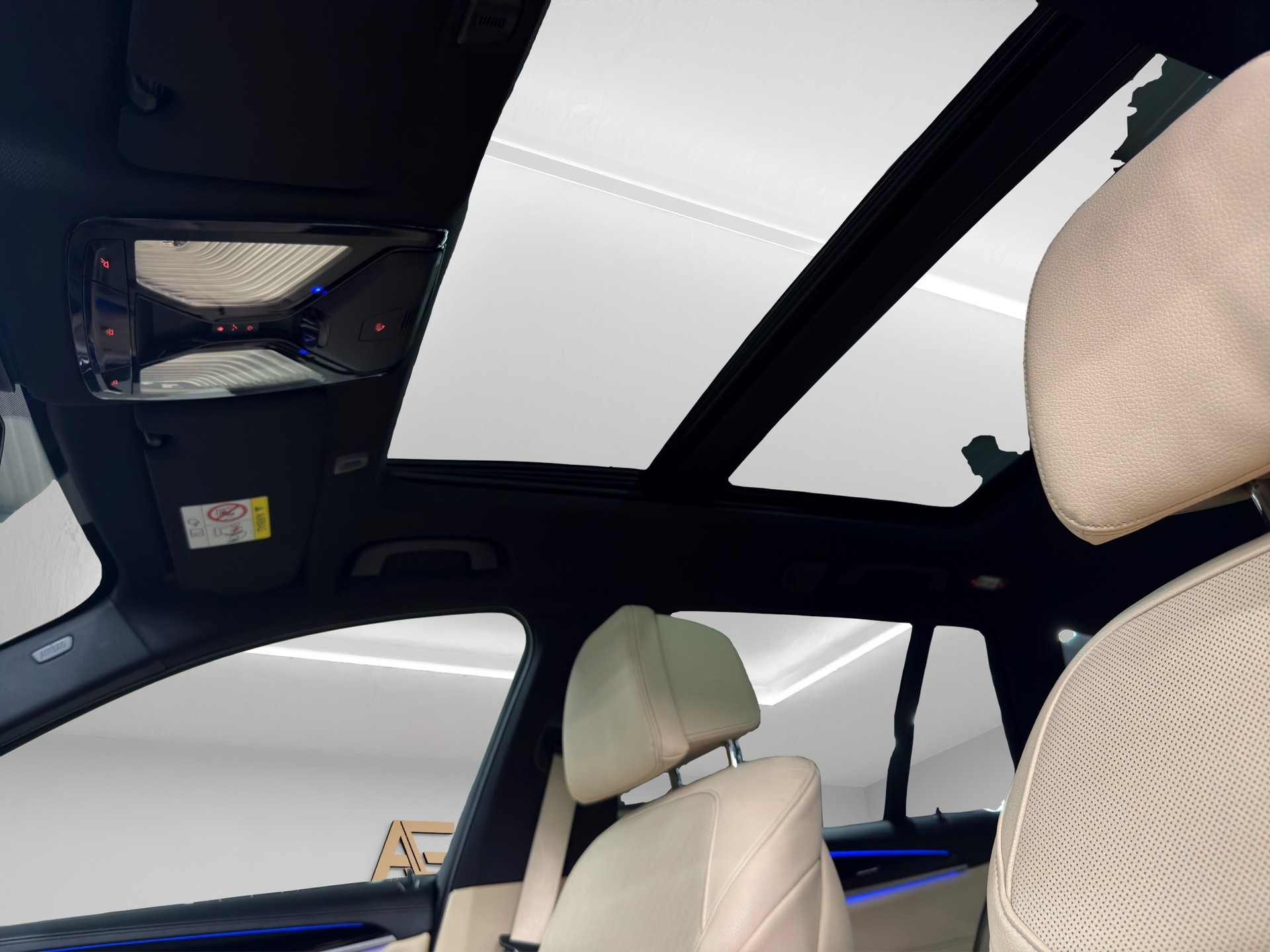 BMW M550d xDrive Touring Steptronic-image-12