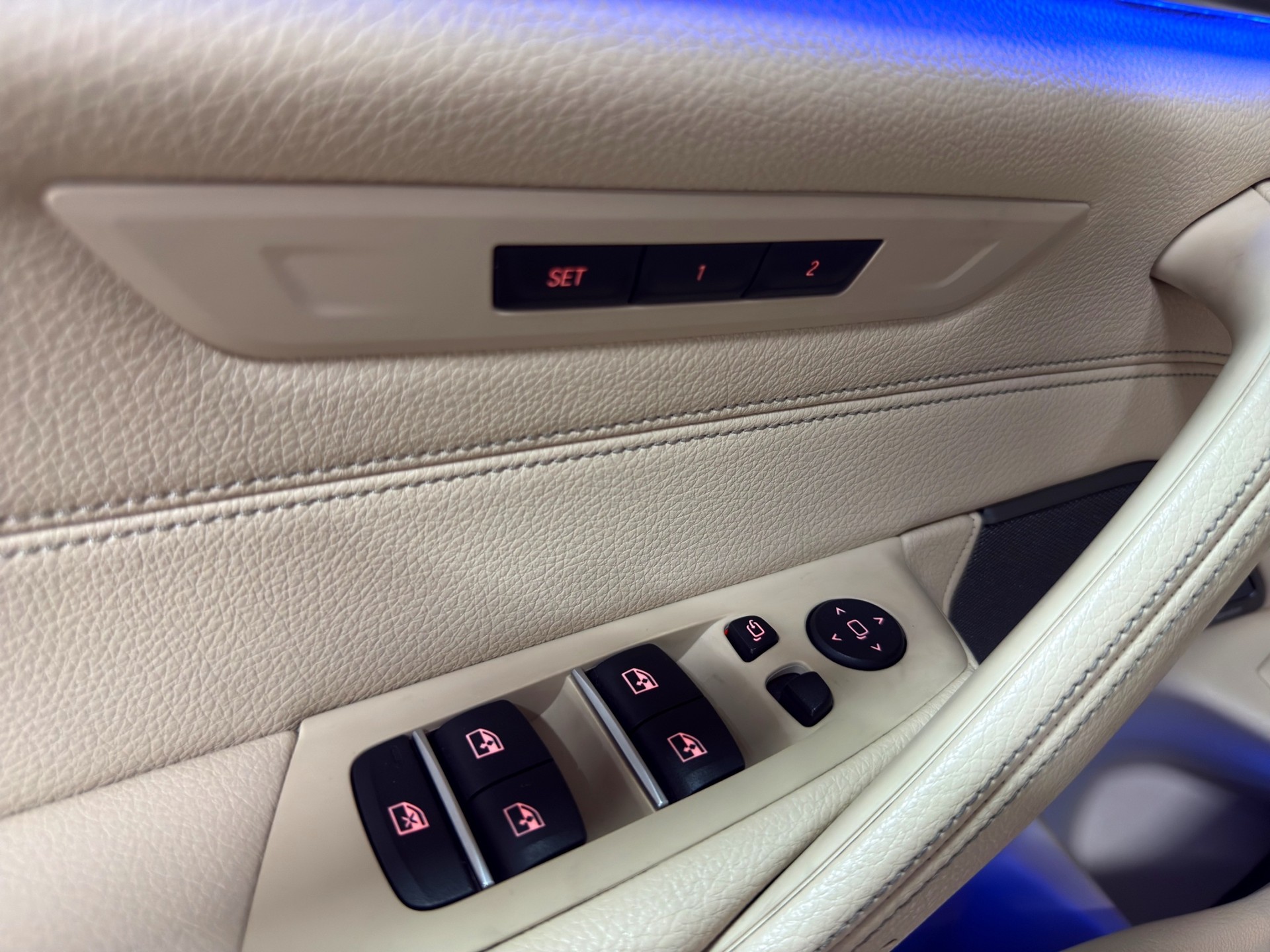 BMW M550d xDrive Touring Steptronic-image-25