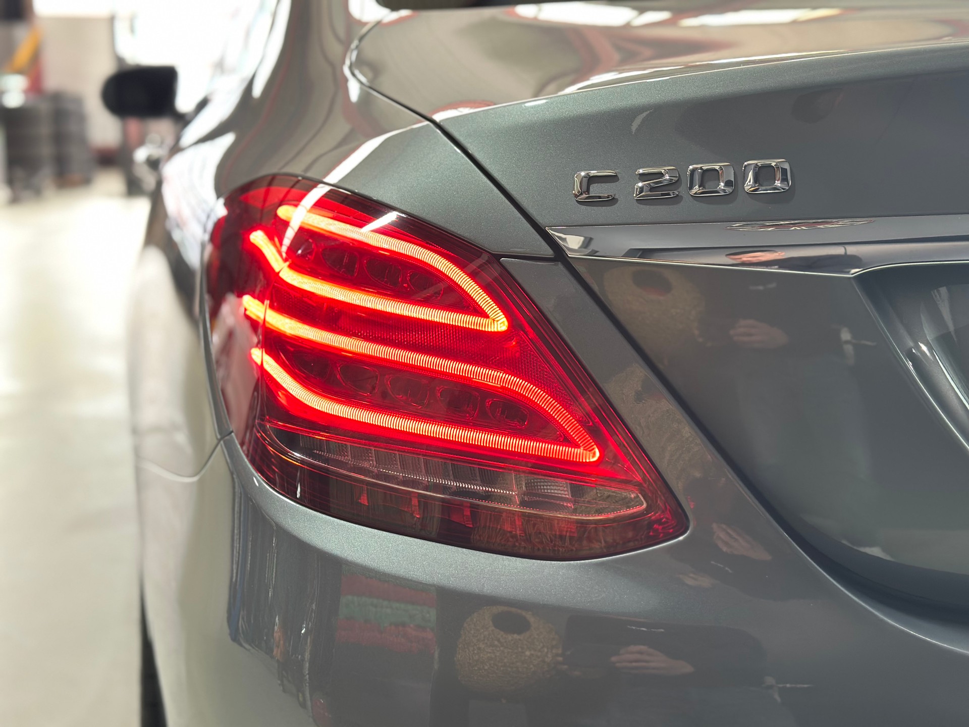 MERCEDES-BENZ C 200 Swiss Star Edition AMG Line 7G-Tronic-image-18